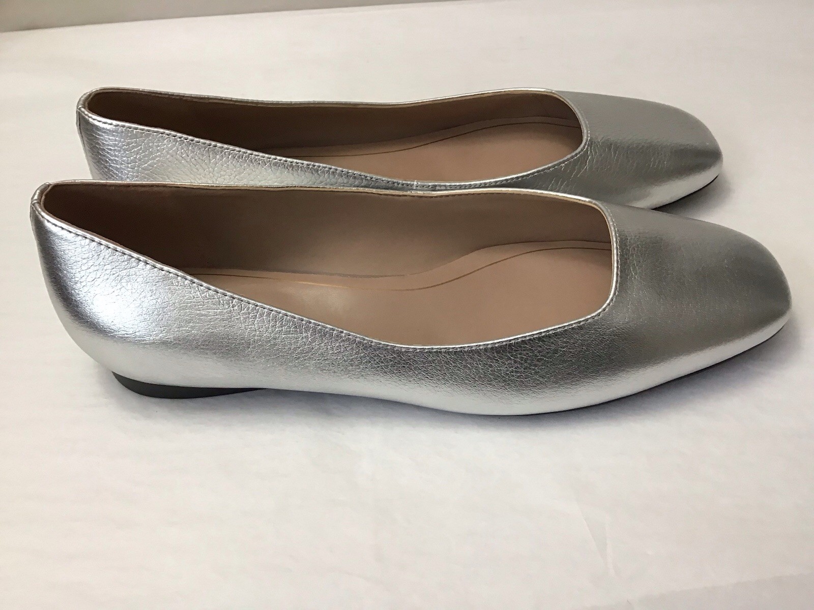 New Naturalizer Chelsea Size 11 Wide Leather Flats Pewter Silver Metallic (N70)