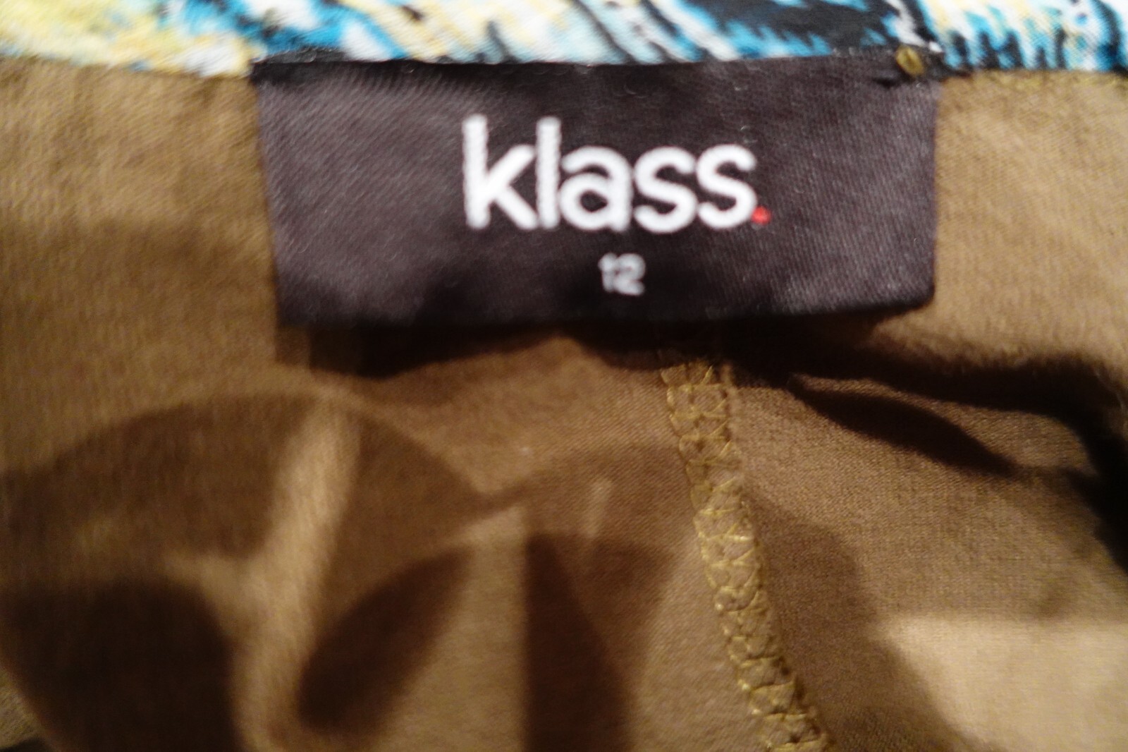 Klass Elegant Stylish Cold Shoulder Dress , Flowing Ruffle Skirt Size 12
