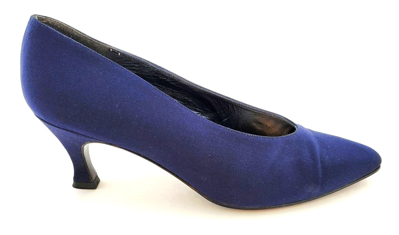 In Box! Vintage Stuart Weitzman Ladies Navy Peau de Soie Mid Heel pumps, Sz 9B/M