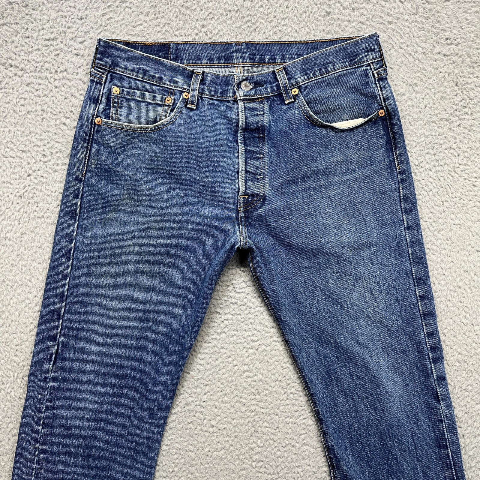 Levis 501 Jeans Mens 32×30 Blue Medium Wash Straight Leg Button Fly Denim