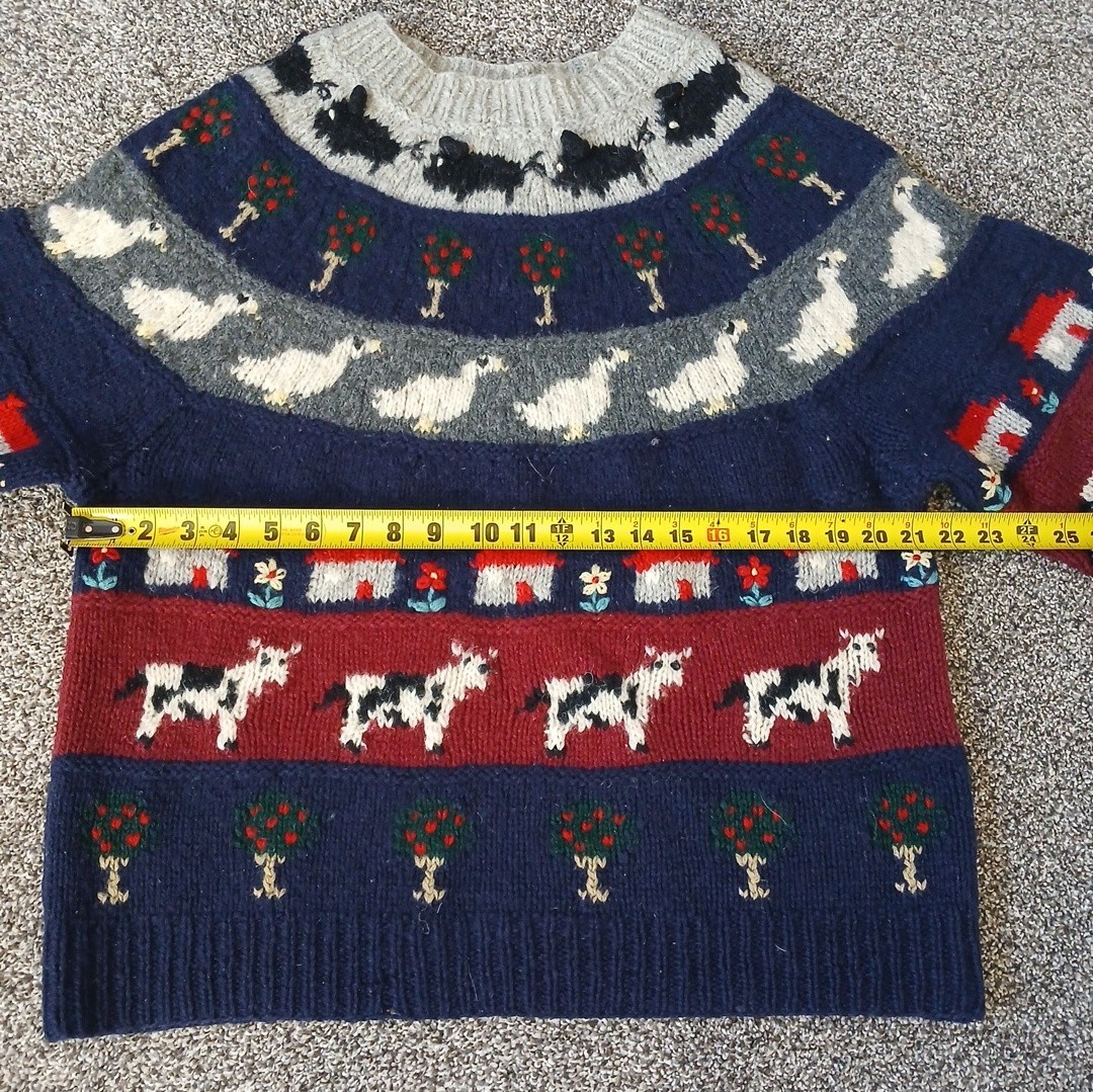 Susann D Knitted By Hand 100% Wool Shetland Farm Animal Sweater Medium
