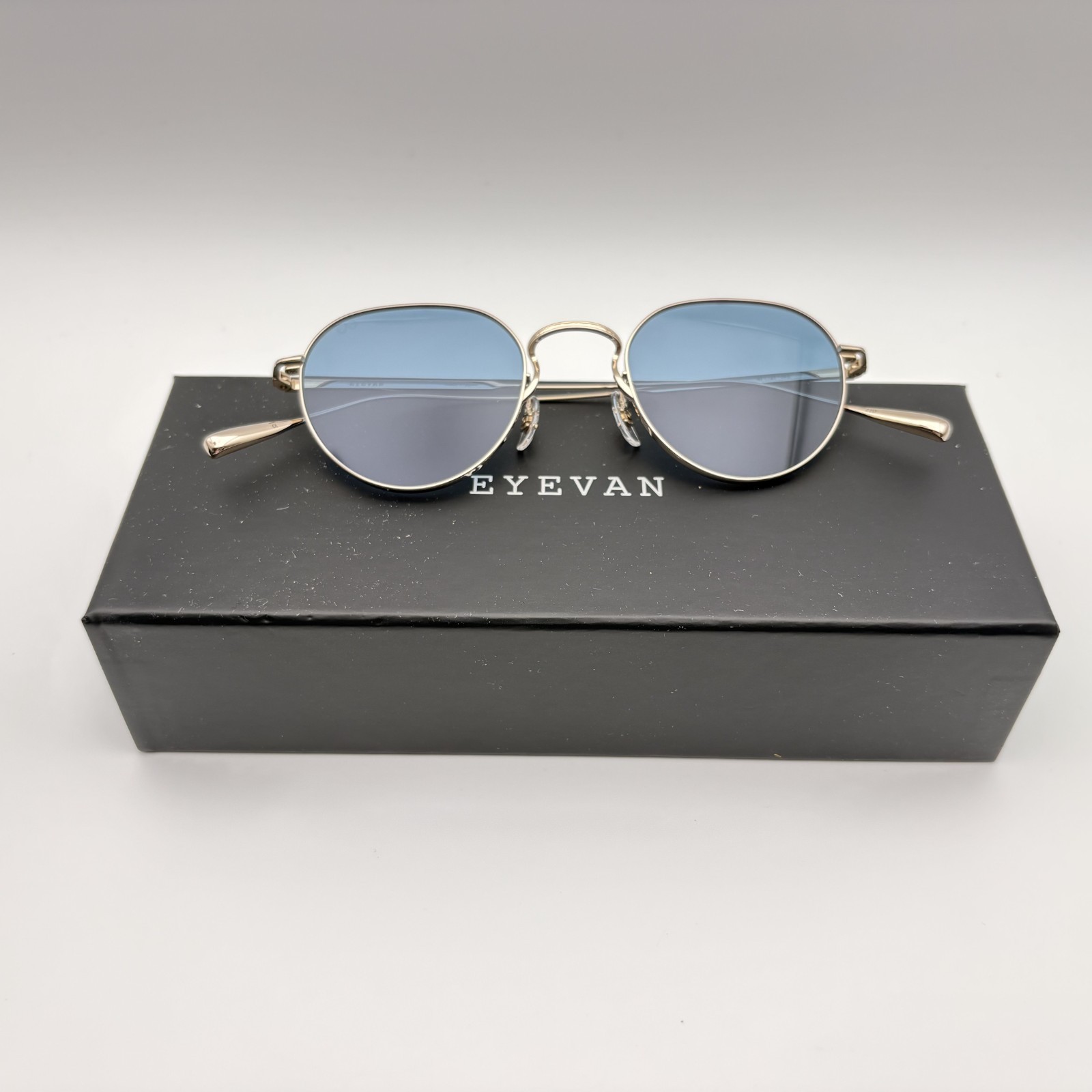 EYEVAN Fairway (47) G-BLU Polished Gold Panto Sunglasses with Light Blue Lenses