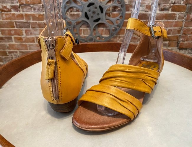 Miz Mooz Sandal Leather Ankle Strap Ruched Yellow Cassie EU 39W US 8.5W-9W New