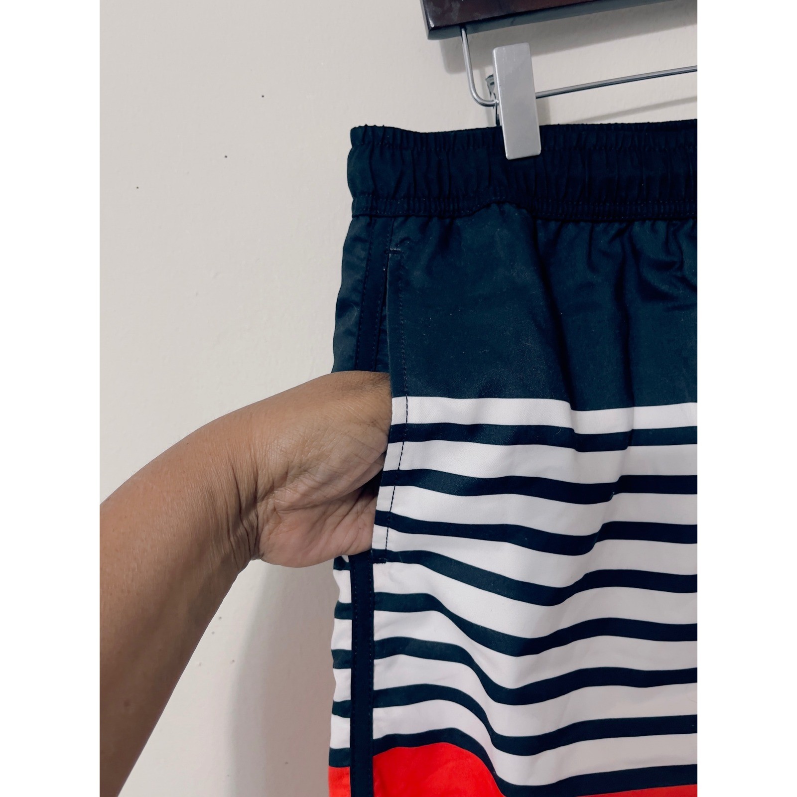 Spicy Tuna Mens Swim Trunks Medium Navy Blue White Red Striped Board Shorts