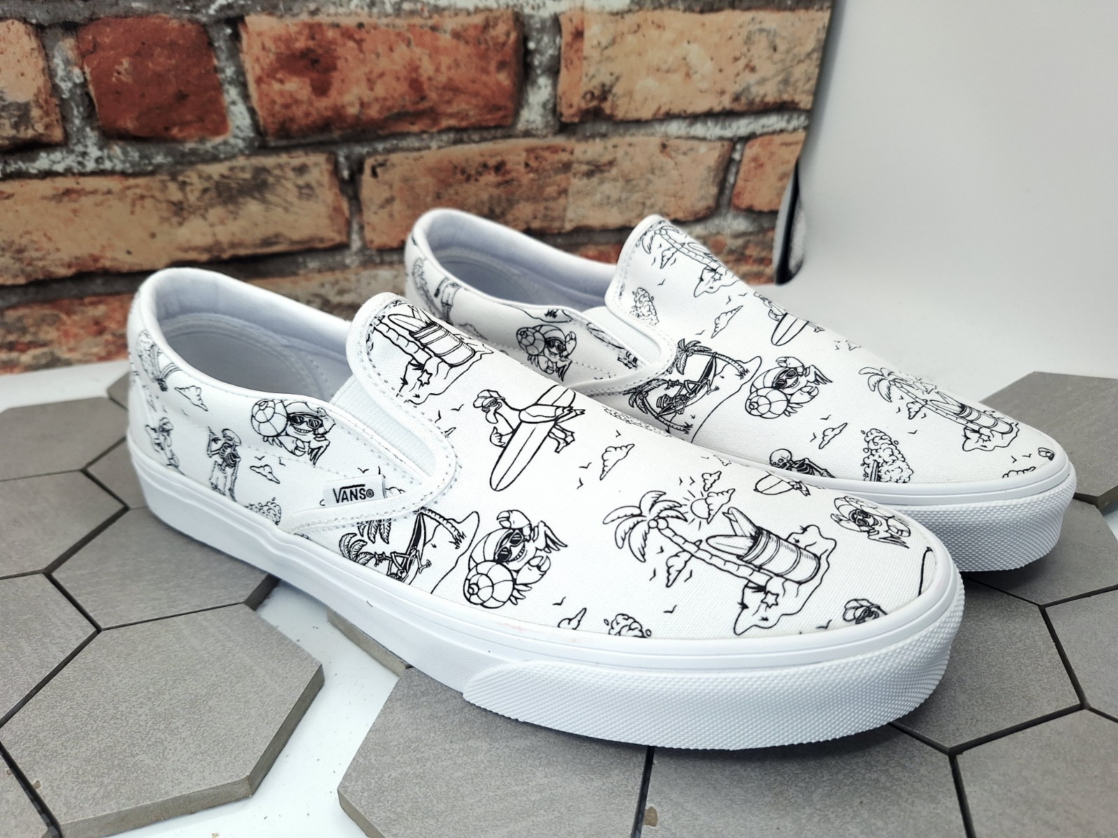 Vans Classic SlipOn Low Tide True White Beach Graphic Skater Surf Shoe Men Sz 11