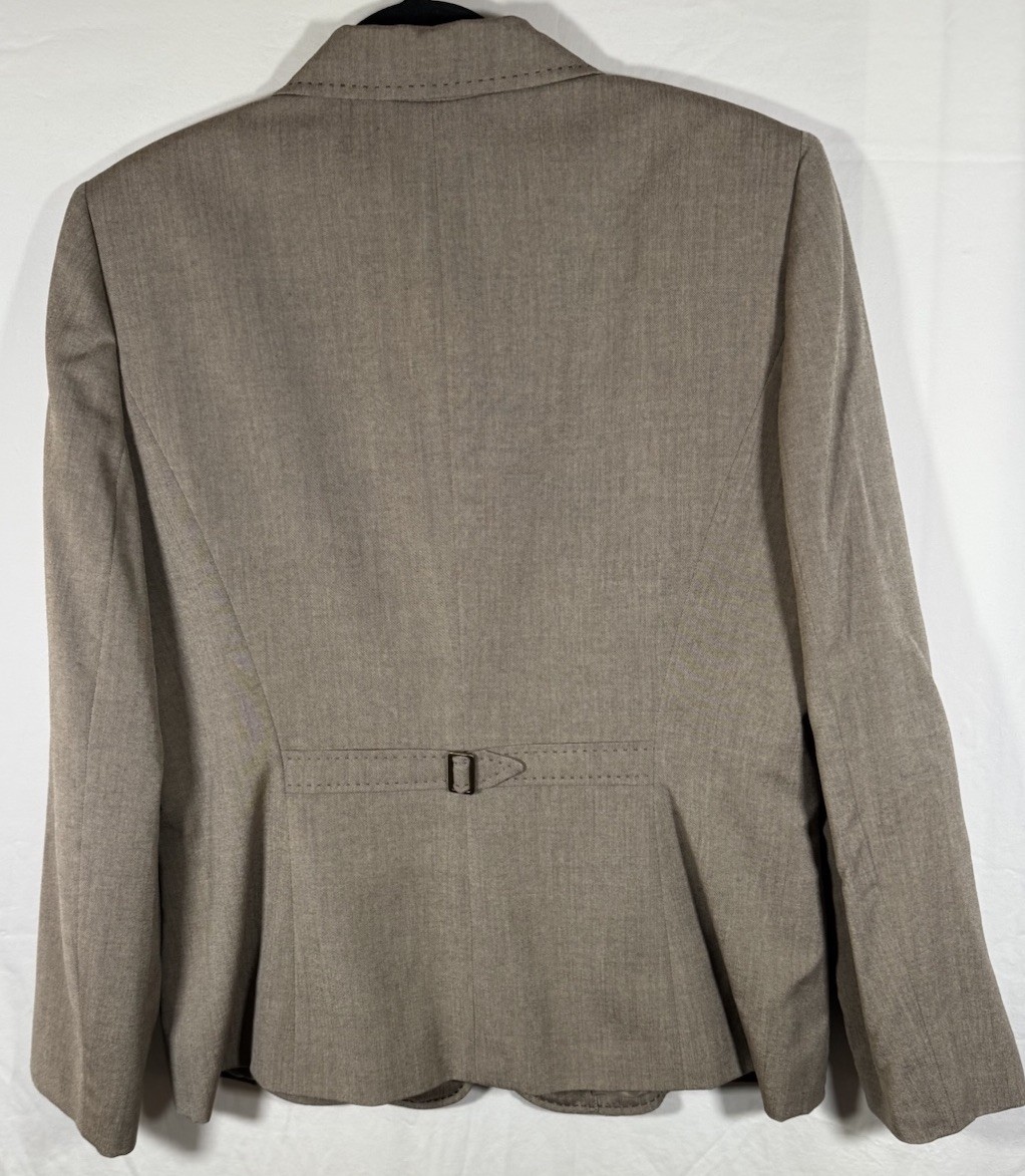 Tahari 3 Button Zipper Pocket Exposed Stitching Buckle Back Beige Blazer Sz 14