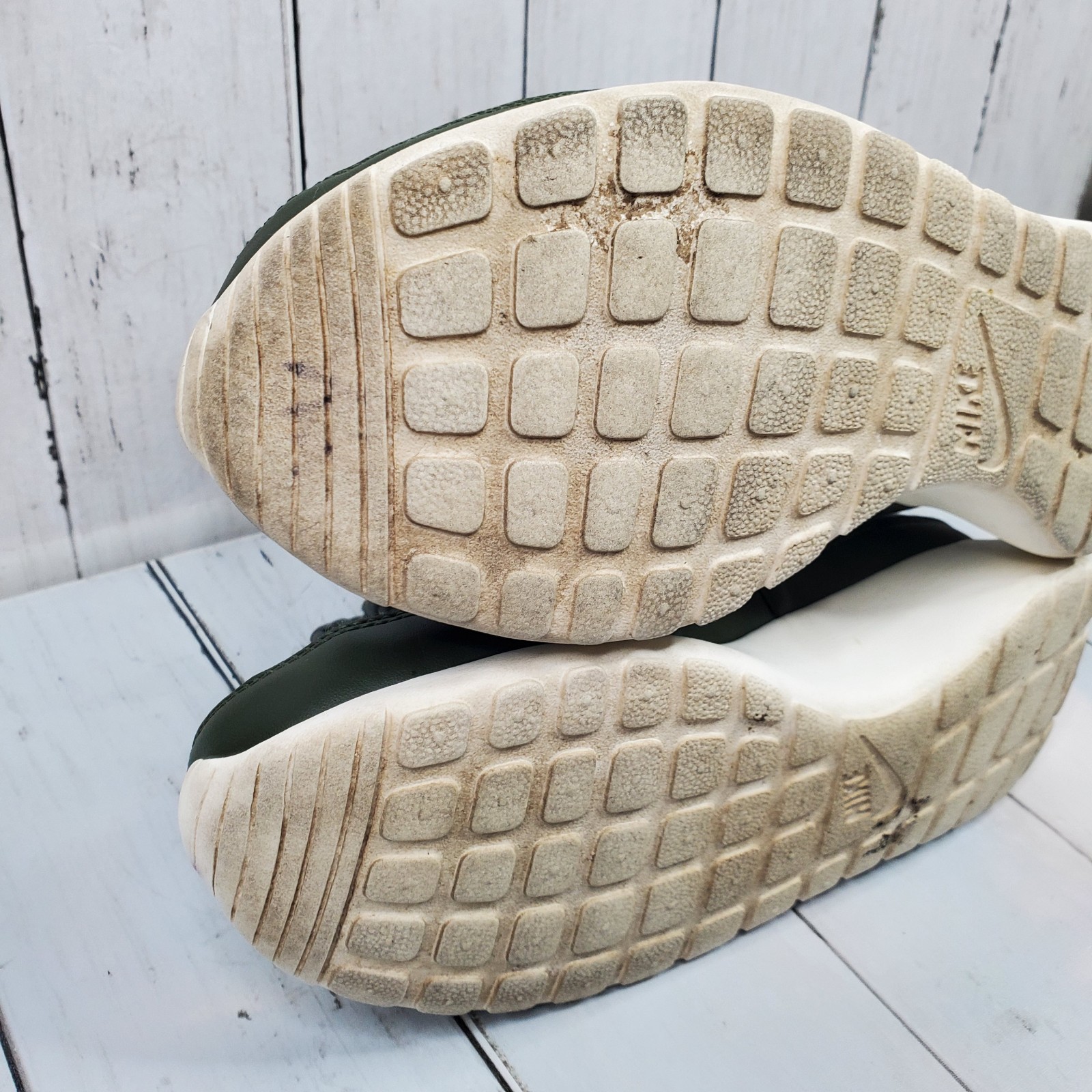 Nike Roshe One Green Sherpa Sneaker Boot Womens Sz 7 Bomber 807424-300 Rare