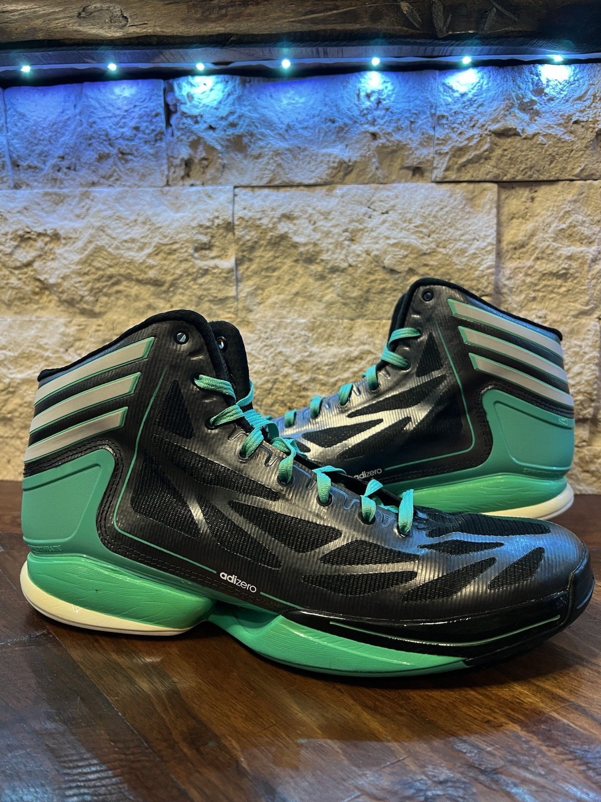 adidas adizero Men’s High Top Basketball Shoes Black/Hyper Green. slightly Used.