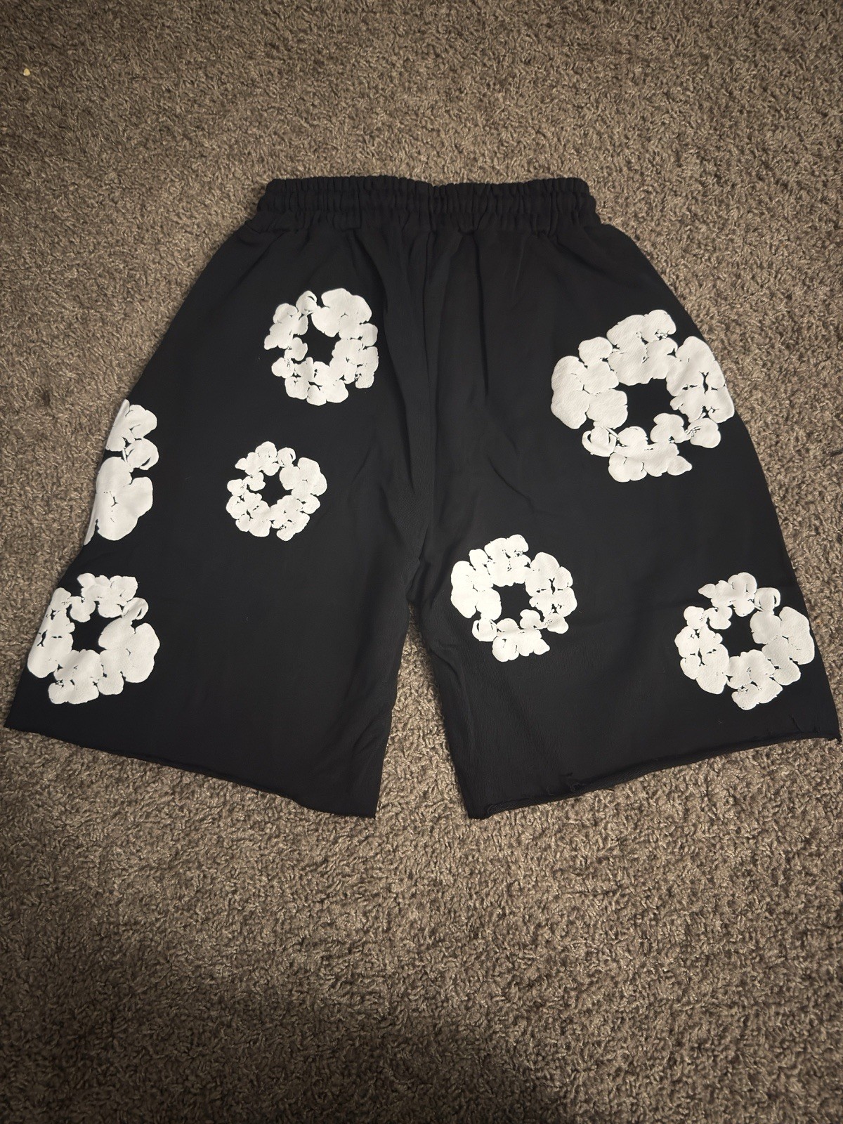 DENIM TEARS Men’s Black Fleece Sweat Shorts Floral Print Drawstring 10″