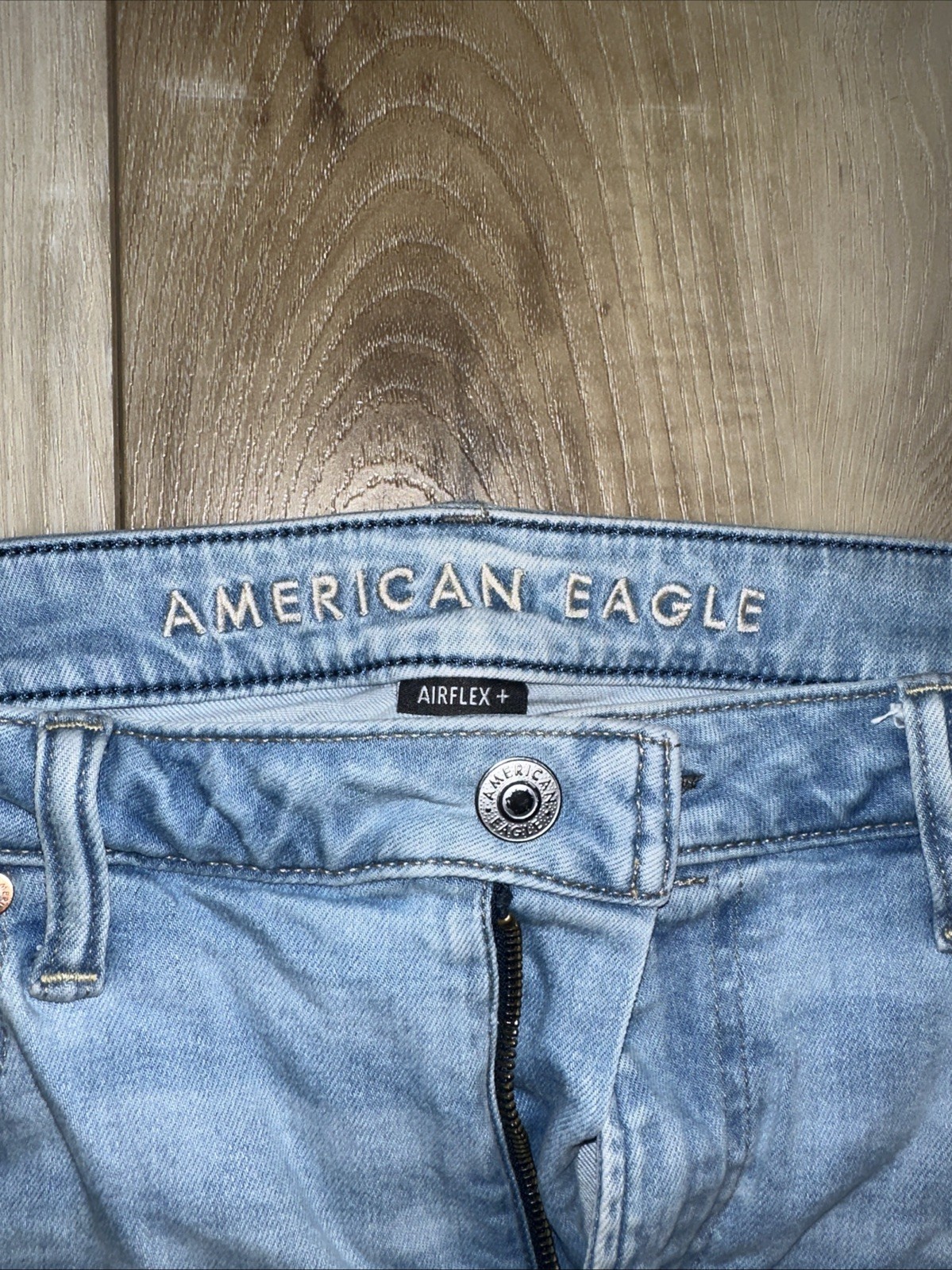 American Eagle Men’s Light Wash Blue Denim Airflex + Slim Straight Jeans 36 x 32
