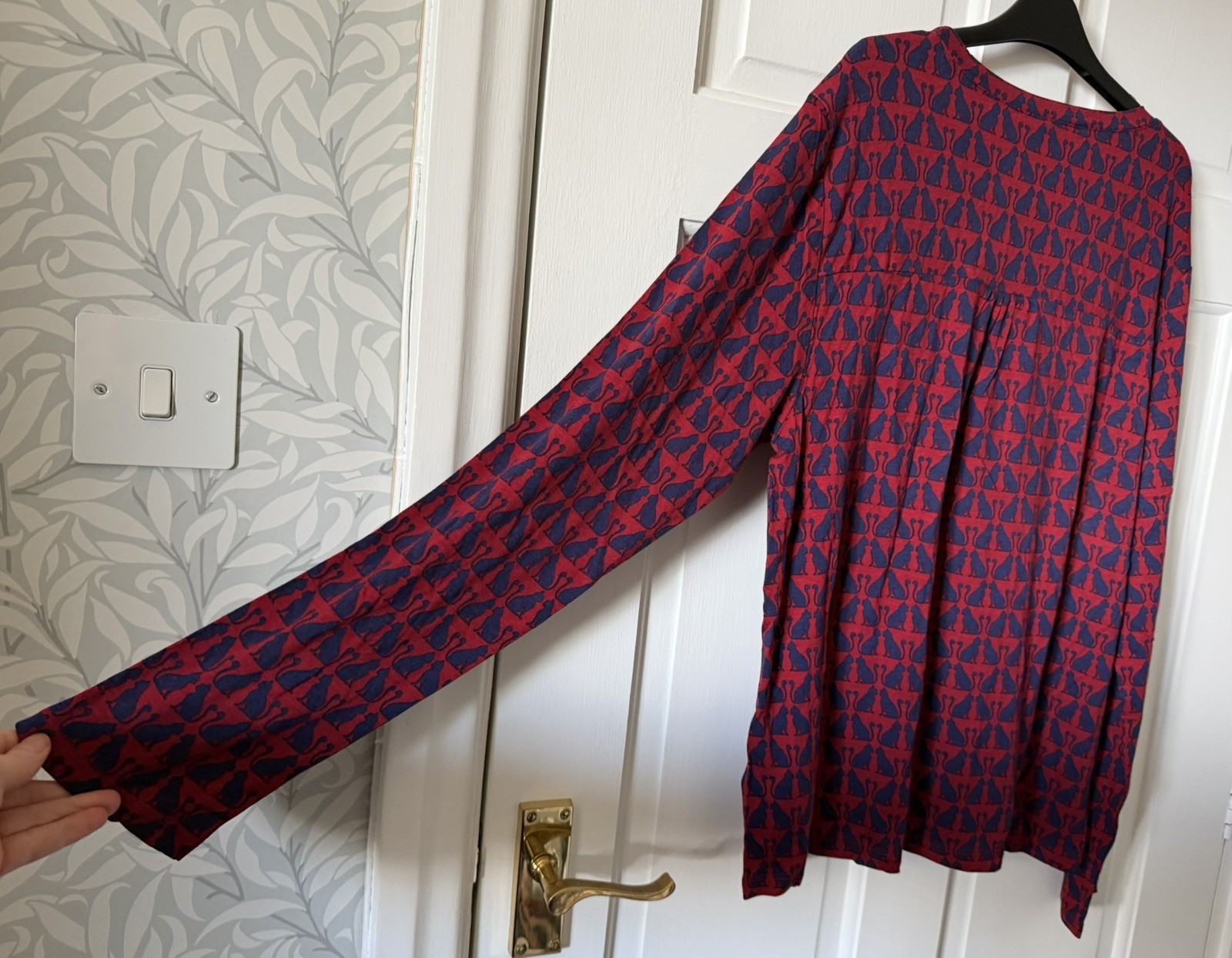 PRETTY VACANT Raspberry Navy Blue Art Deco Cat Print Long Sleeve Top UK14 BNWT