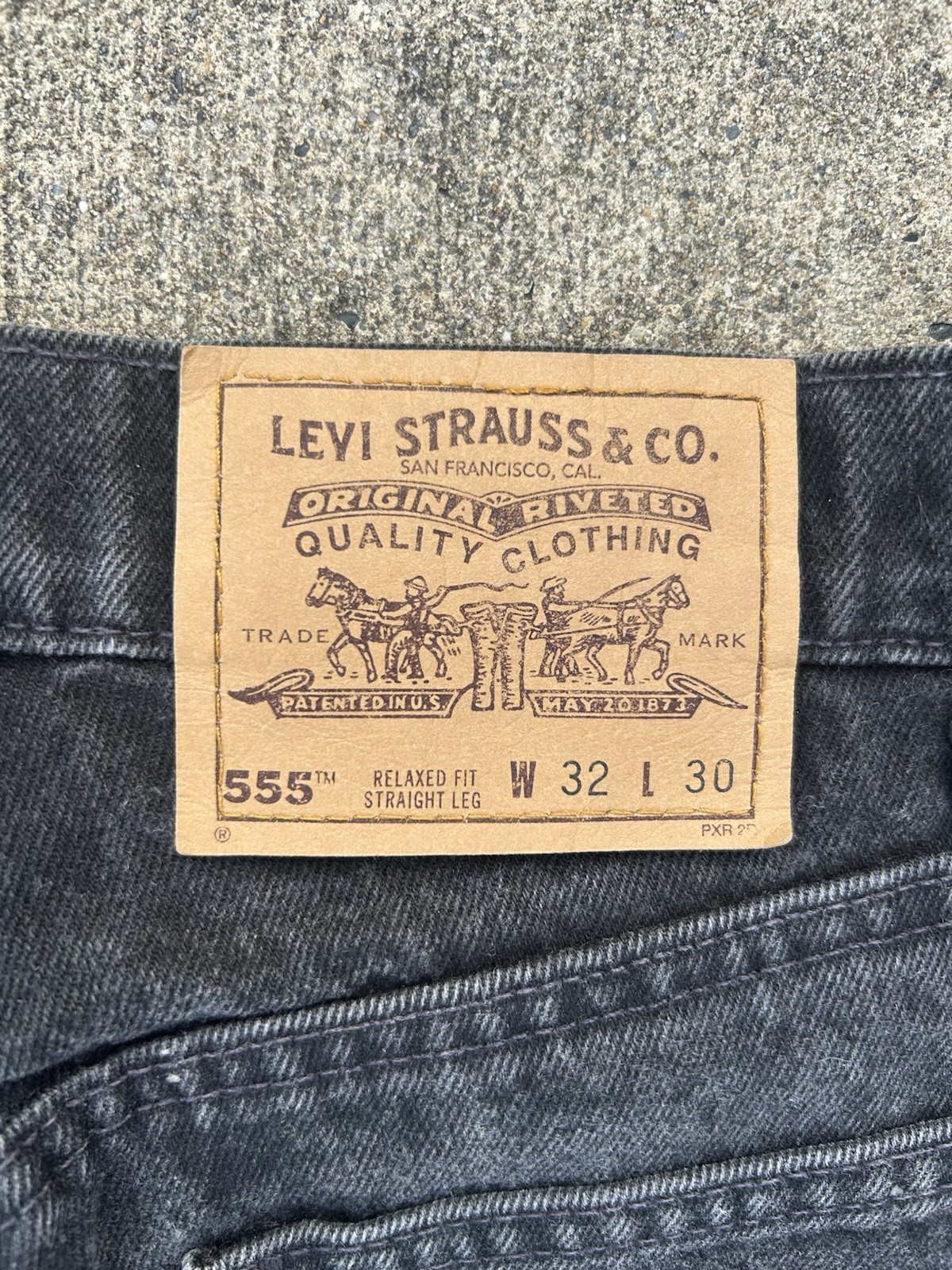 Early 90s Black Straight leg Relaxed fit Orange tab 555 Levi’s 32W 30L‼️‼️
