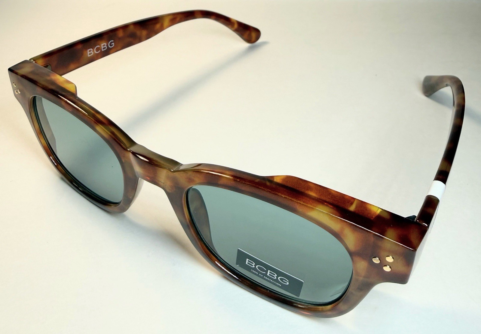NEW BCBG Light Brown Tortoise Designer Style Sunglasses bcbg5002 + Case