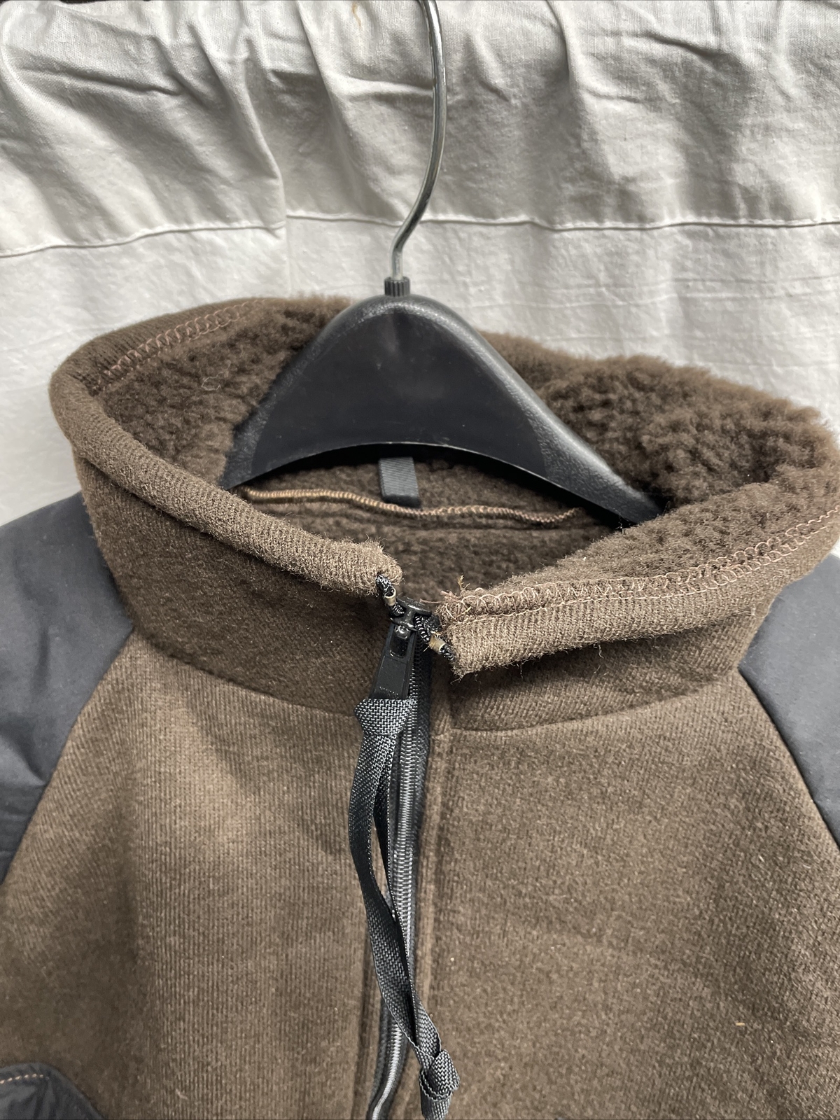 Military Issue Cold Weather Synthetic ￼Fiber Pile Shirt Jacket Mens Medium
