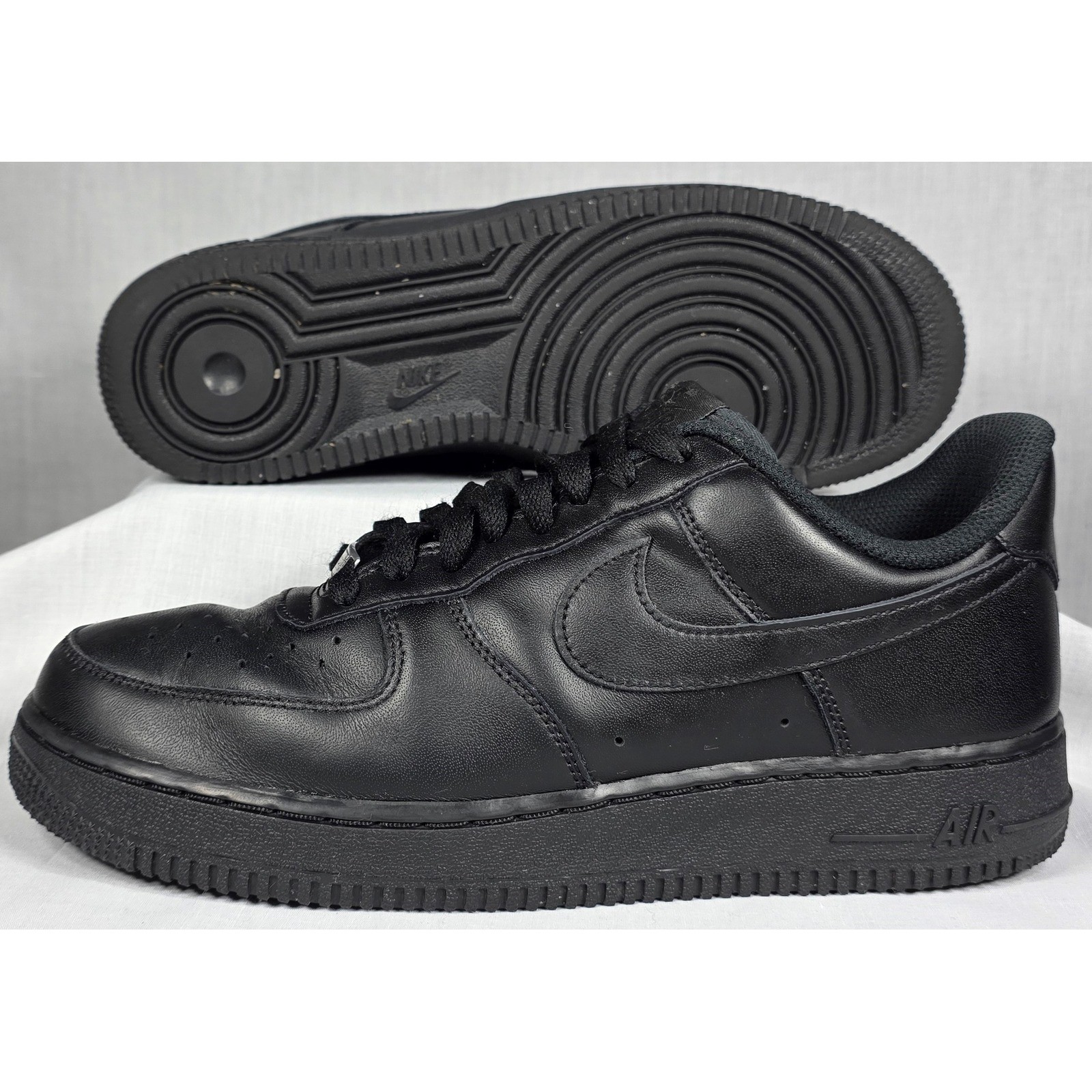 Nike Air Force 1 07 Triple Black Low Sneakers Men’s 8.5