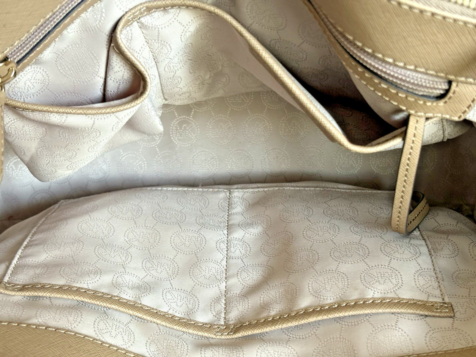 Michael Kors Savannah Saffiano Leather Large Handbag Excellent W Dust Cover Tan