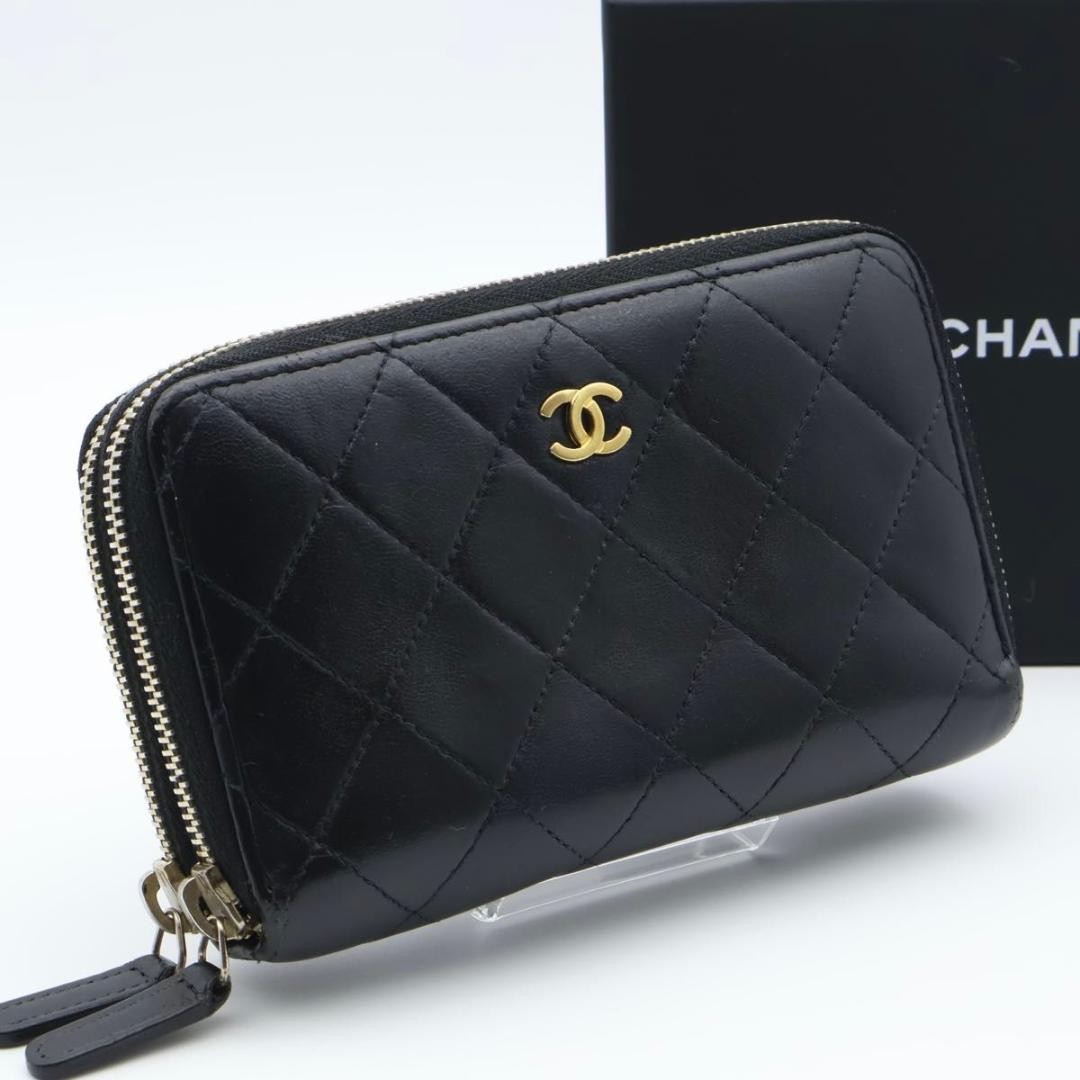 Extremely Excellent Condition CHANEL Lambskin Matelass W Zip Wallet Black