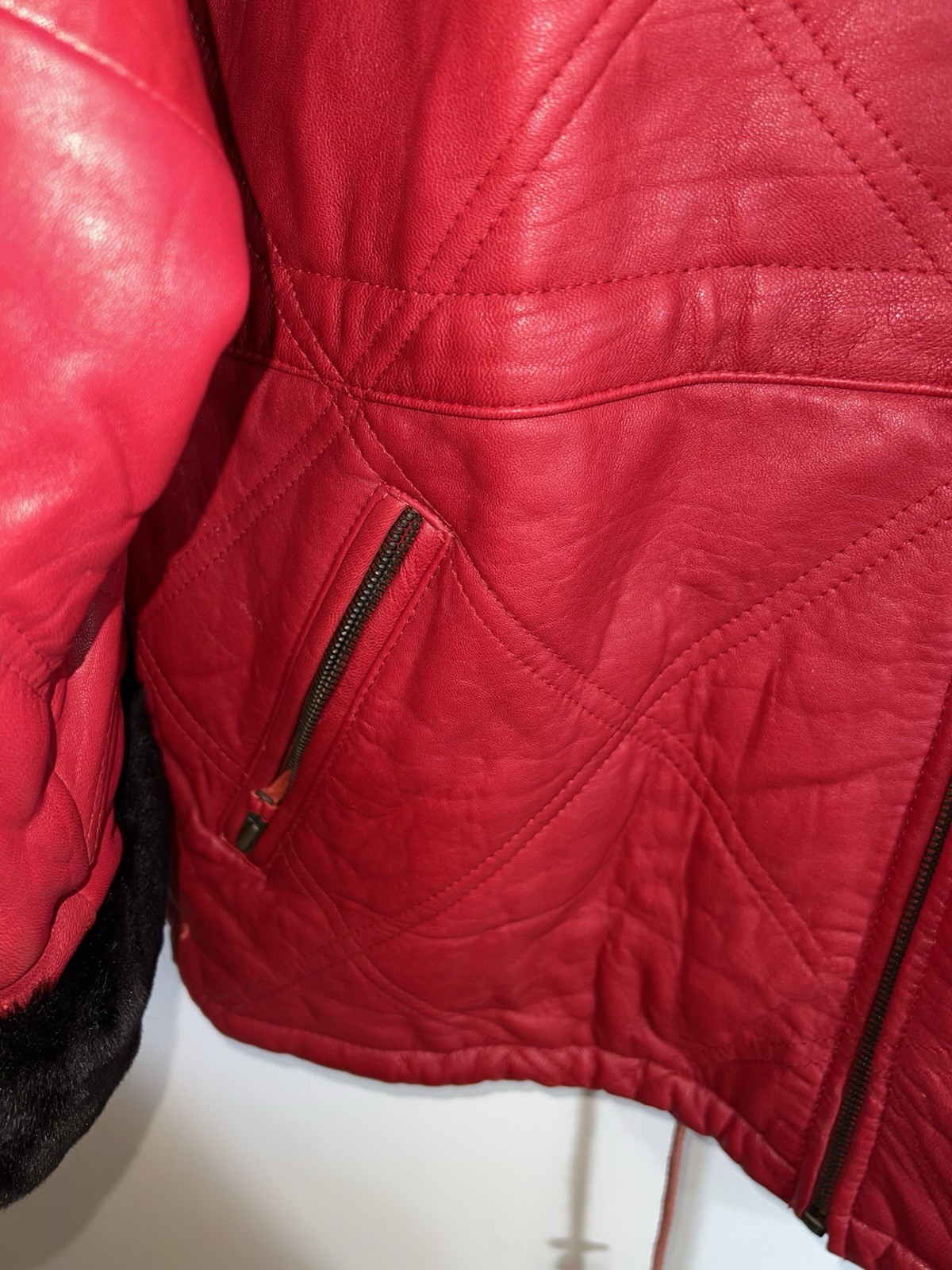 NWT Jacqueline Ferrar Red Quilted Leather Coat Jacket Black Fur Trim Womens L
