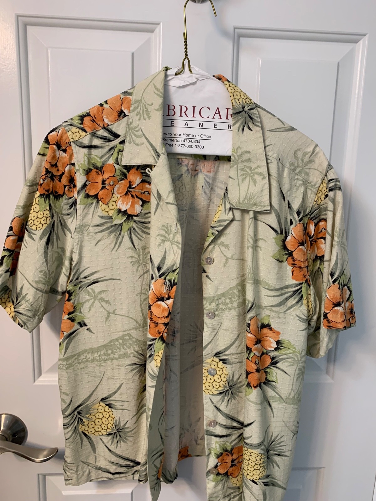Tommy Bahama Women’s Hawaiian Shirt, Small, 100% Silk, Tropical Pineapple Floral