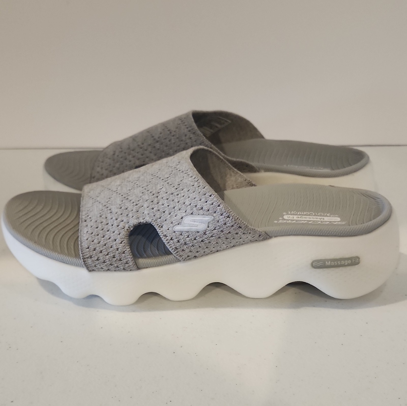 SKECHERS Massage Fit Arch Comfort Slide Sandals Gray/White Men’s 7W Synthetic