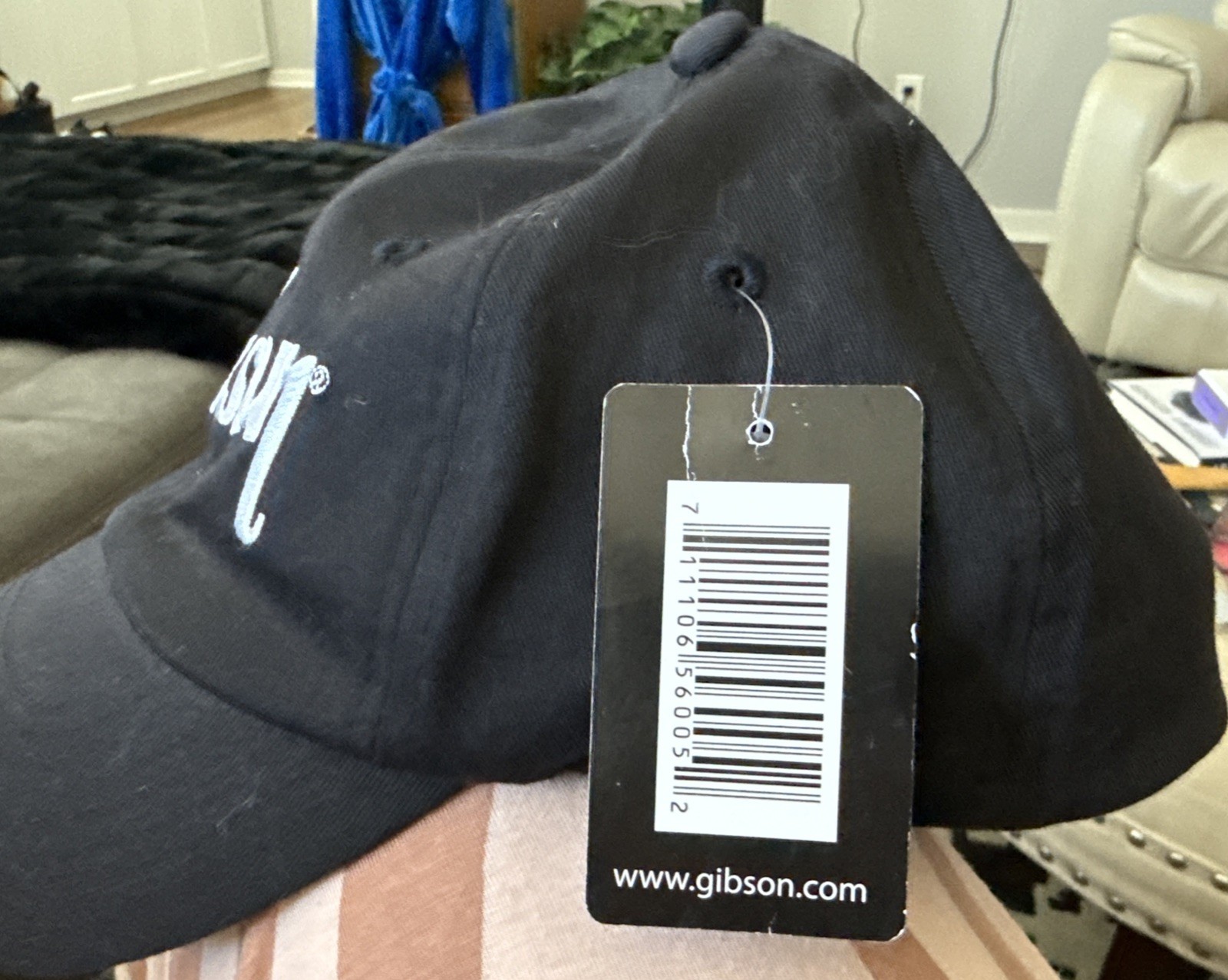 Gibson Logo Embroidered Flexfit Hat Flat and Curved Black, OS NWT
