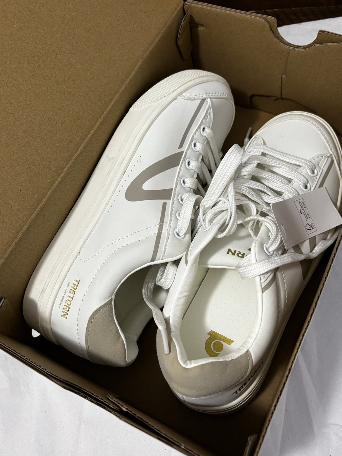 Tretorn Serve Memory Foam Footbed Sneakers Tennis Shoes White/Grey Size 7.5