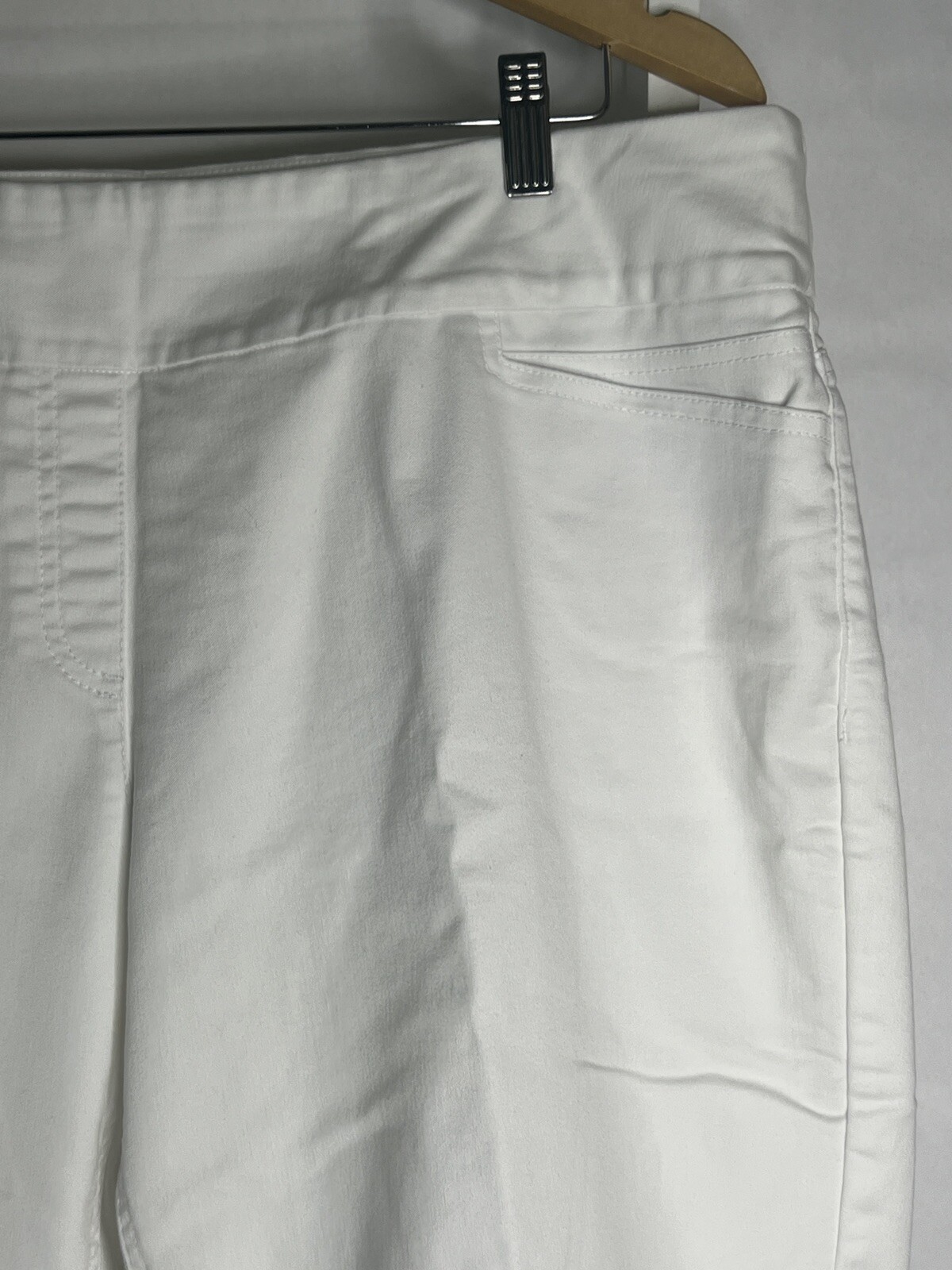 Westbound Crop Pants Woman 20W White Stretch Pockets 21 in Inseam Med Wt Fabric