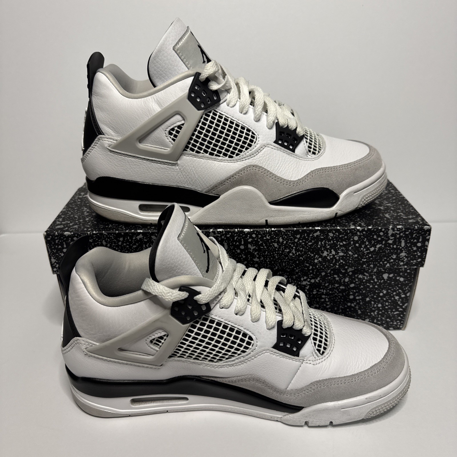 Air Jordan 4 Retro Military Black Size 9 Men’s Pre Owned Excellent Condition