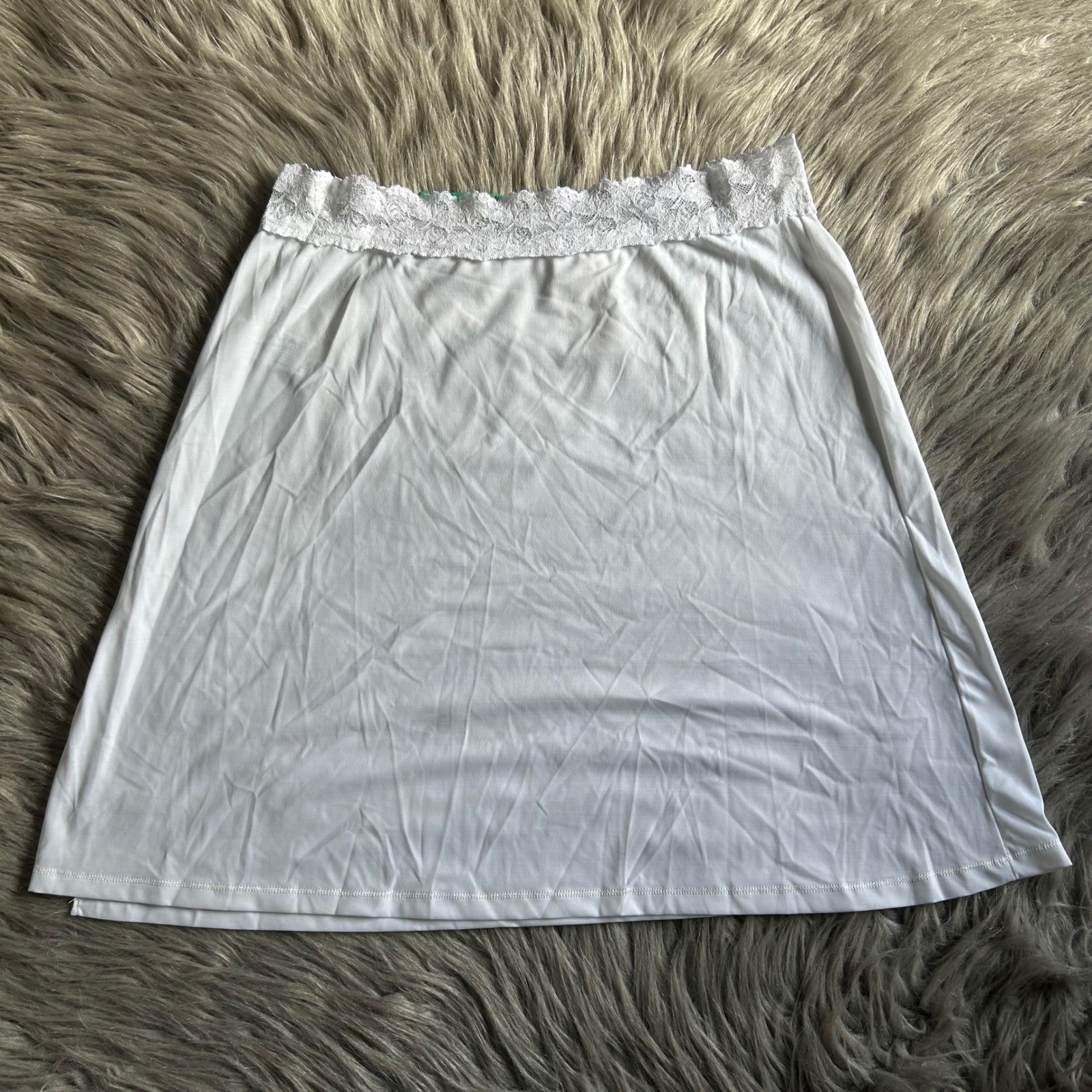 Vanity Fair Radiant Collection Half Slip Women’s Size Small 18″ White Lace