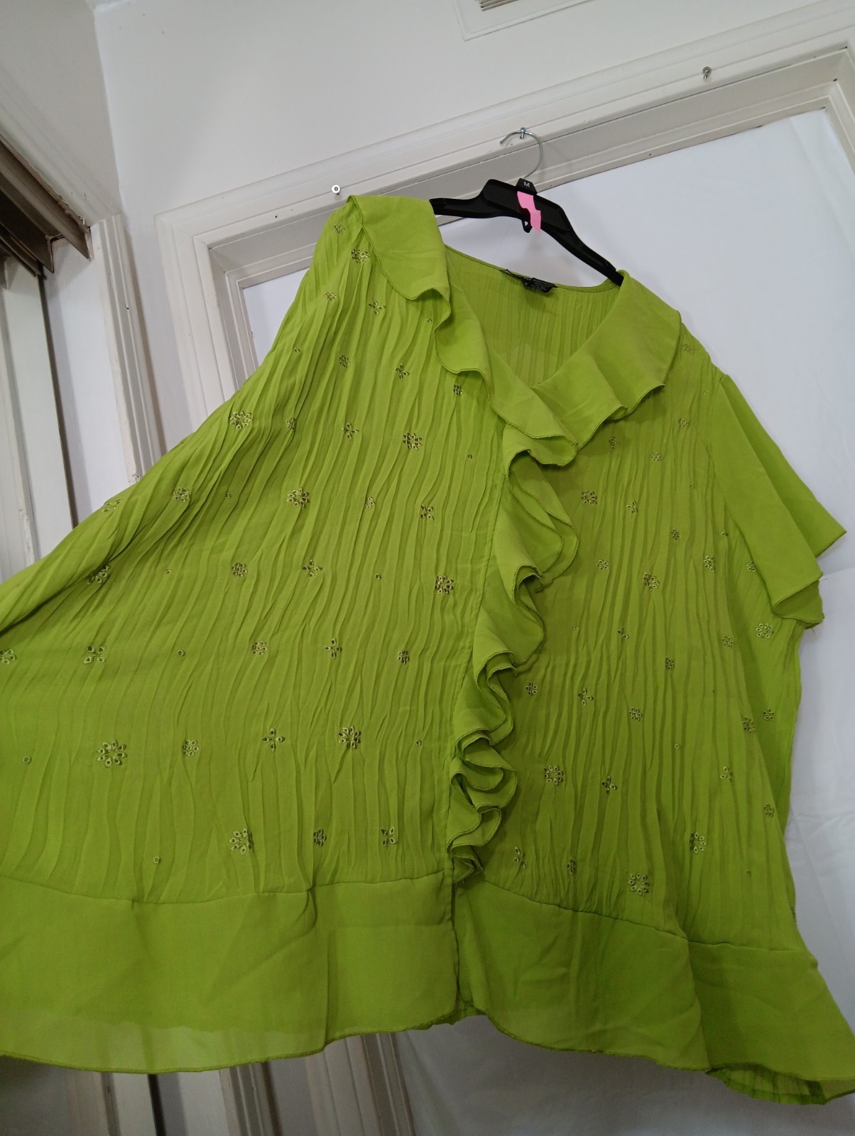 Separates by New York City Design Co Woman’.subtle embroidered details. Size 3XL