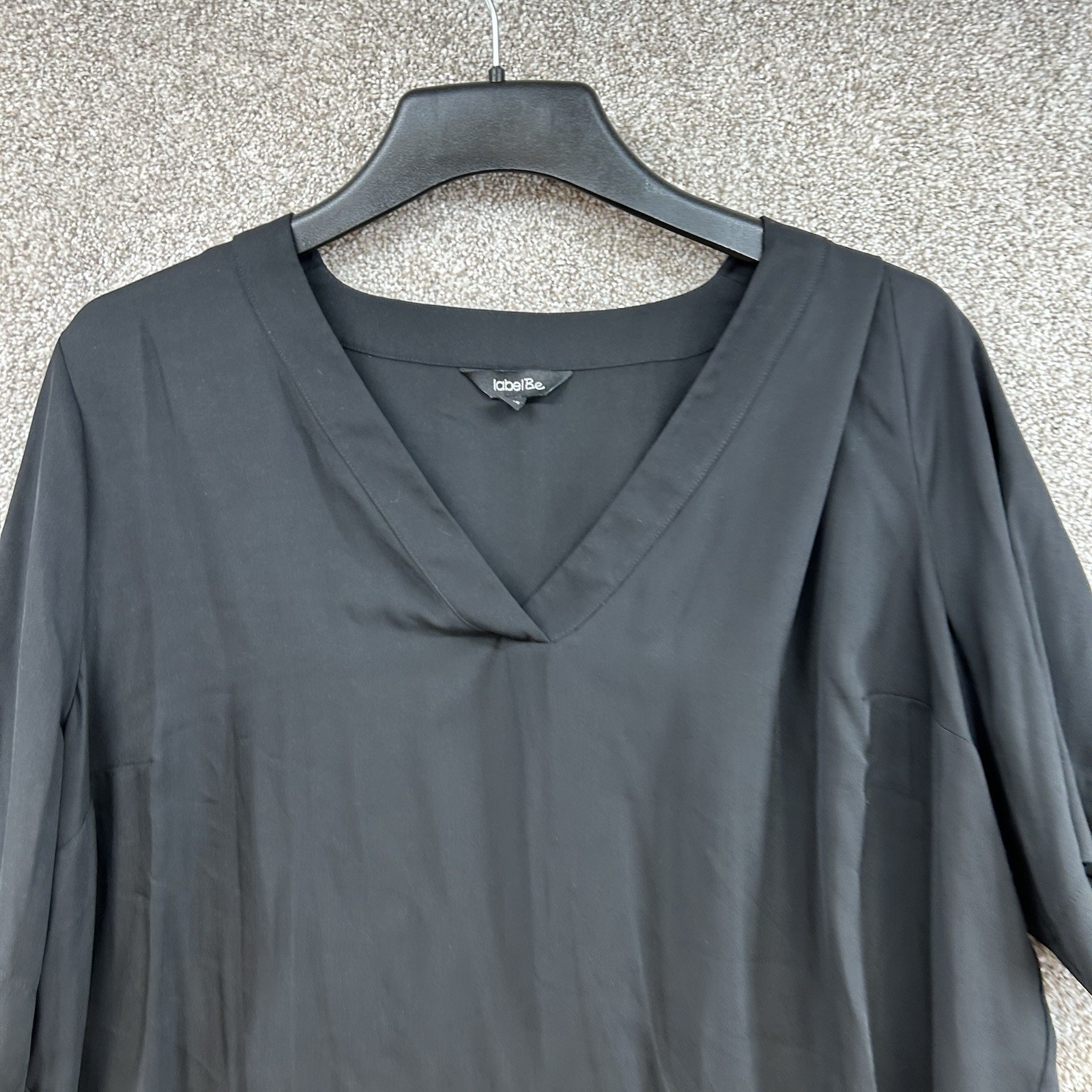LabelBe Women’s Blouse Size 24 Black V-Neck Relaxed Short Sleeve Pullover