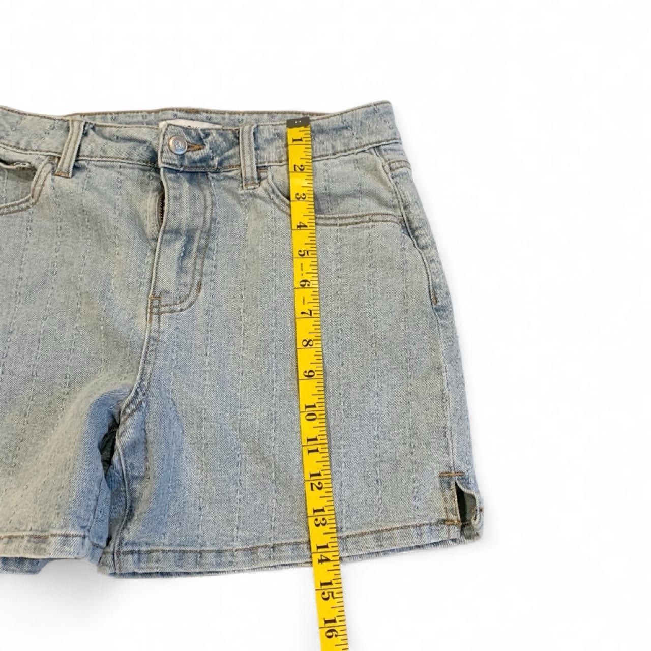 AND NOW THIS Women’s High Rise Light Wash Denim Shorts Blue 28 Cotton 5-Pocket