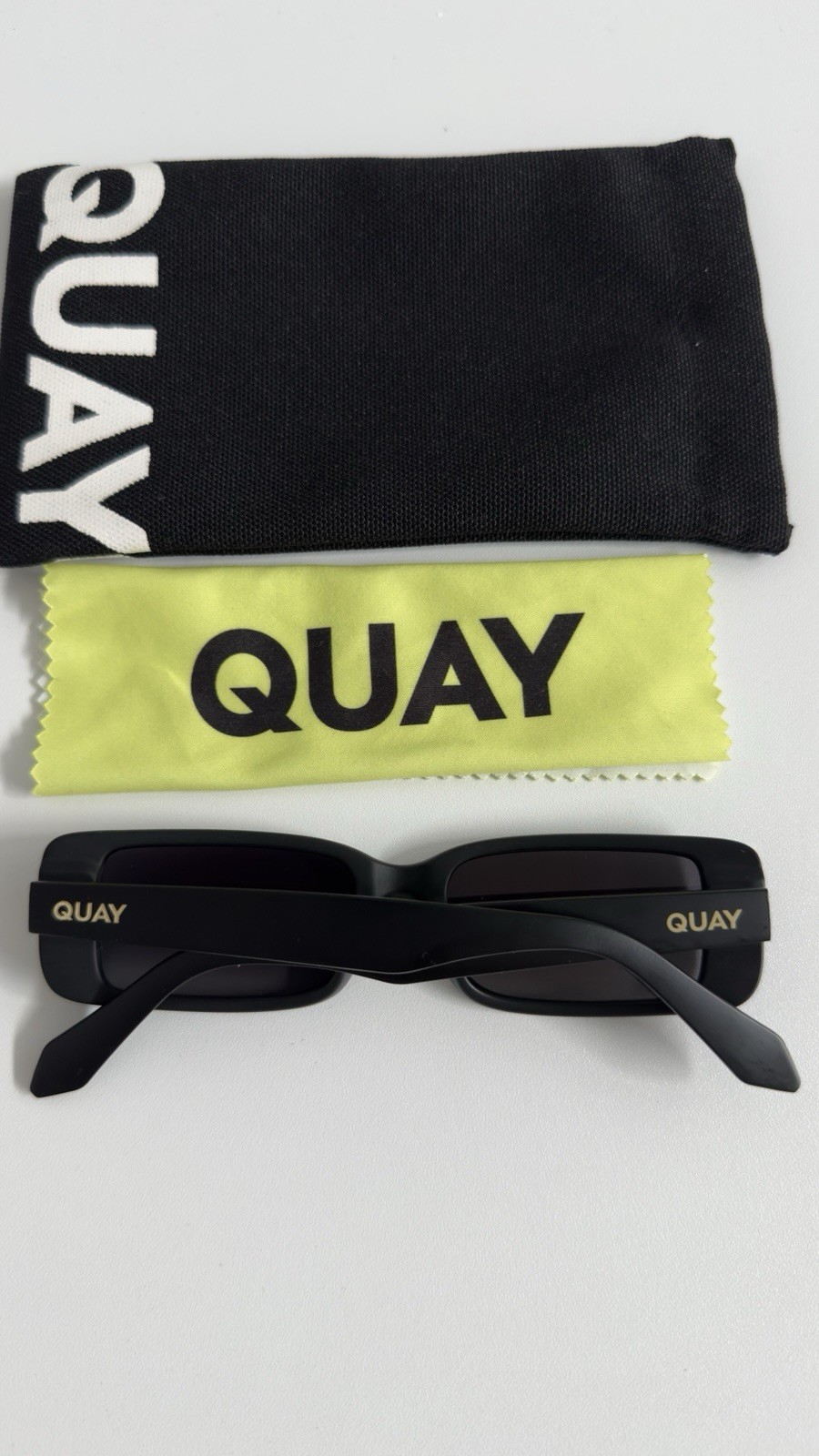 QUAY ART SCHOOL Womens Rectangle Sunglasses Black Frame Gray Tinted Lens UV400