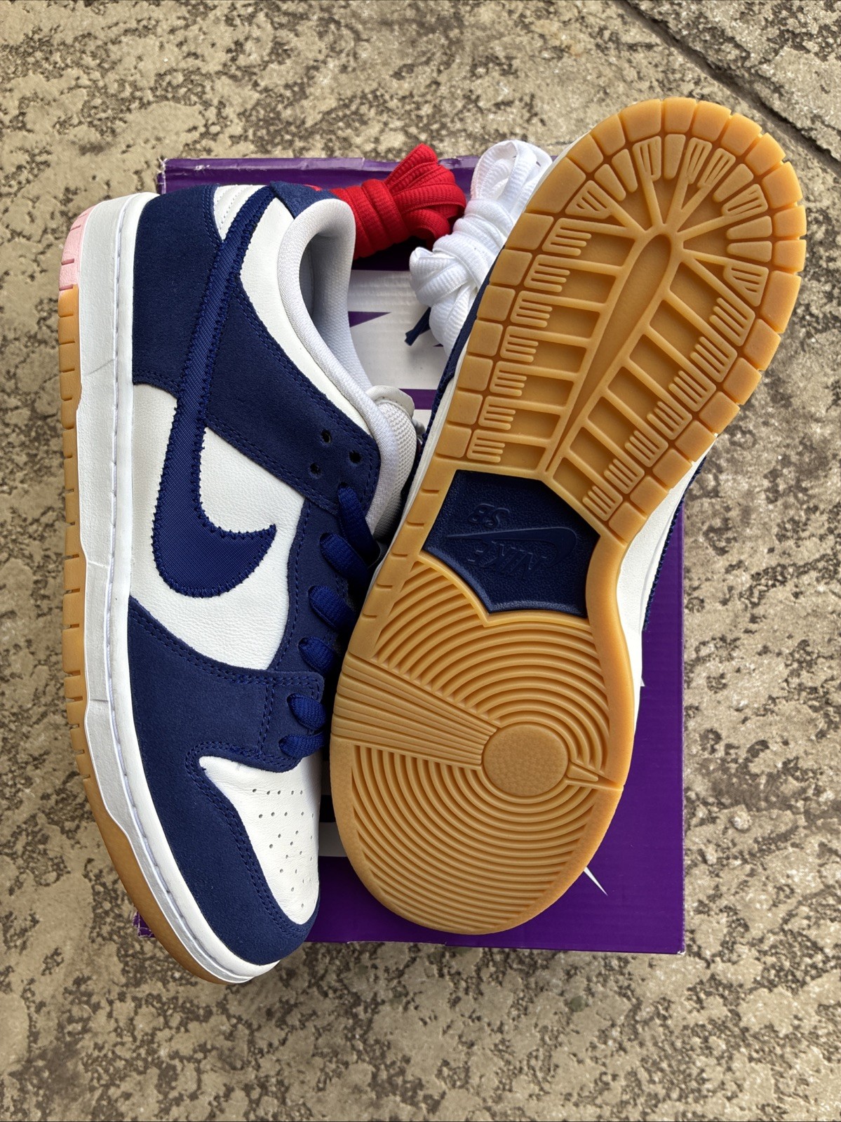 Used / VNDS Nike SB Dunk Low Pro PRM, Dodgers. Men’s Size 9.5. OG ALL