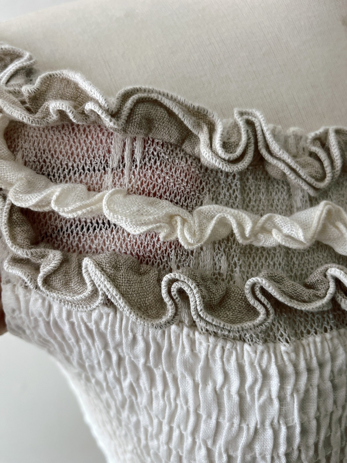 Vintage Mastro Moda Cream Linen Smocked Ruffle Tube Top Cottagecore Milkmaid