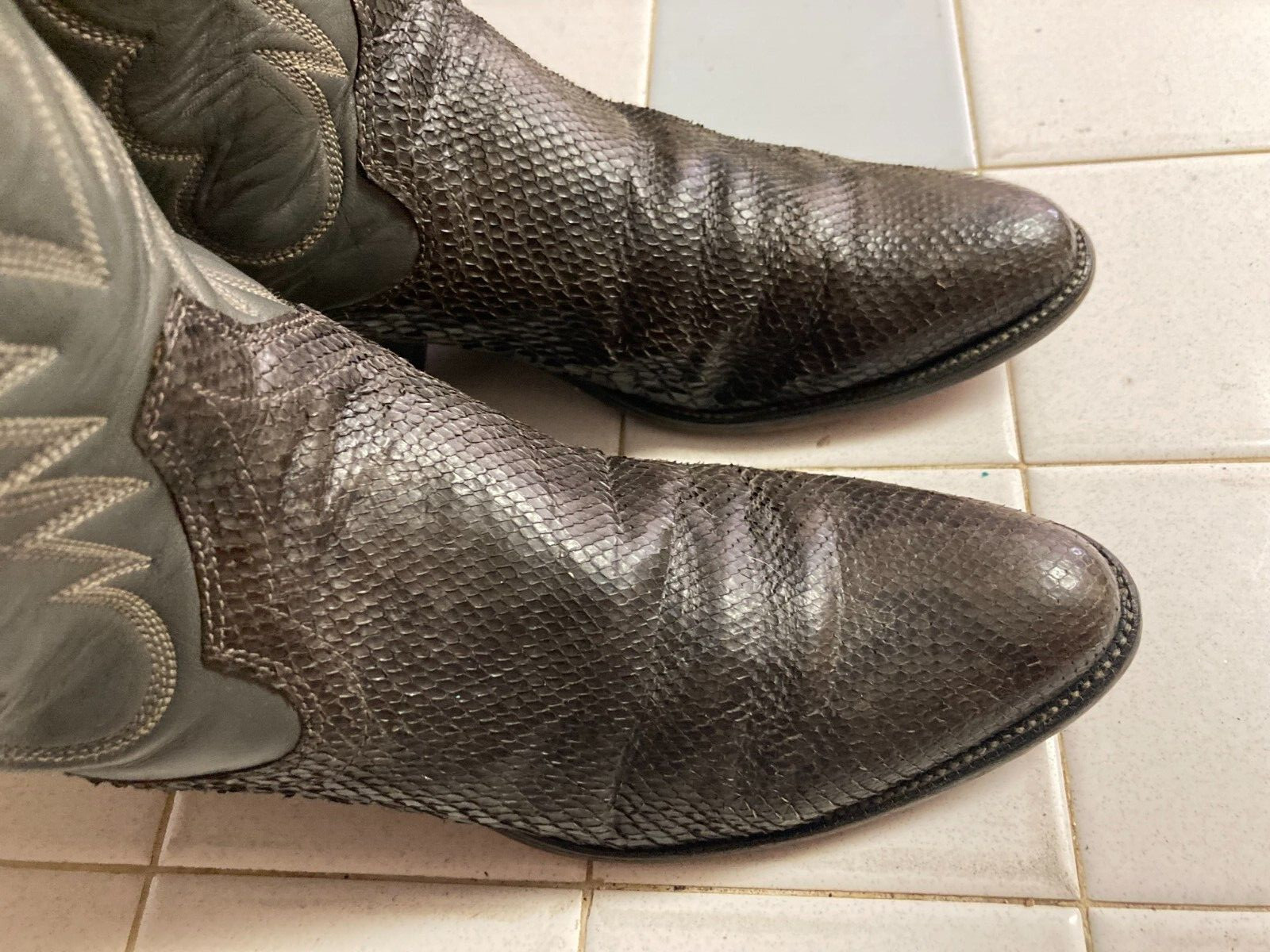 Vintage Sanders Handcrafted Boots Silver Snakeskin & Leather Pull on Men 9 B