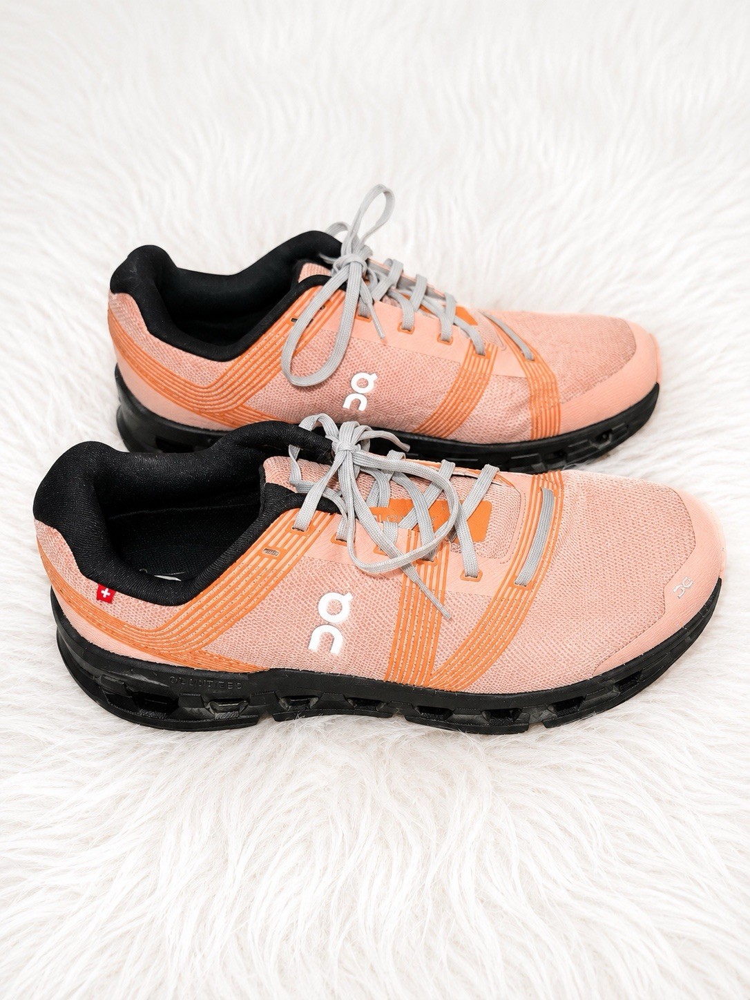 On Cloud Running Shoes Women’s Size 11 Peach Pink Athletic Sneakers CloudTec