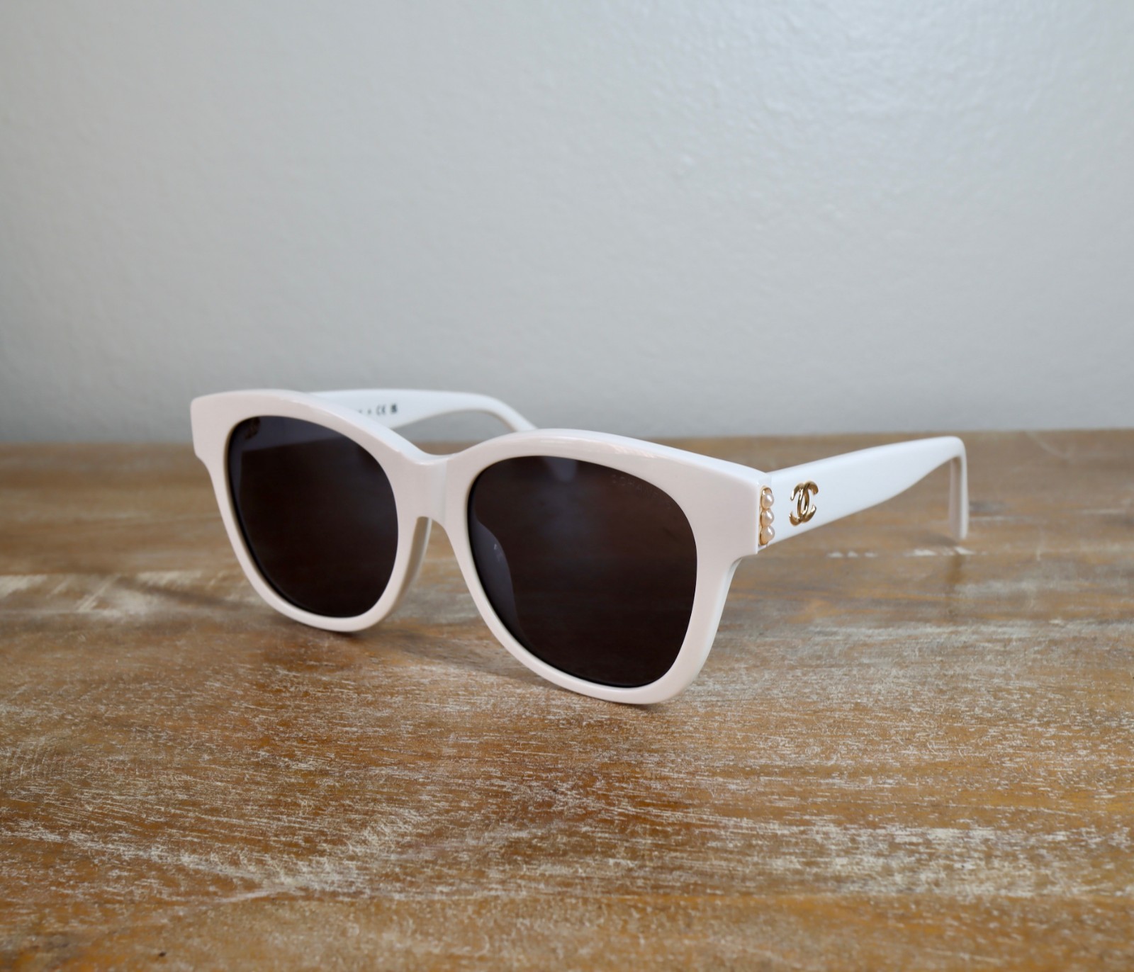 CHANEL 5482H Urban Vintage Square Pearl Sunglasses 54mm White/Gray Lens 100% UV