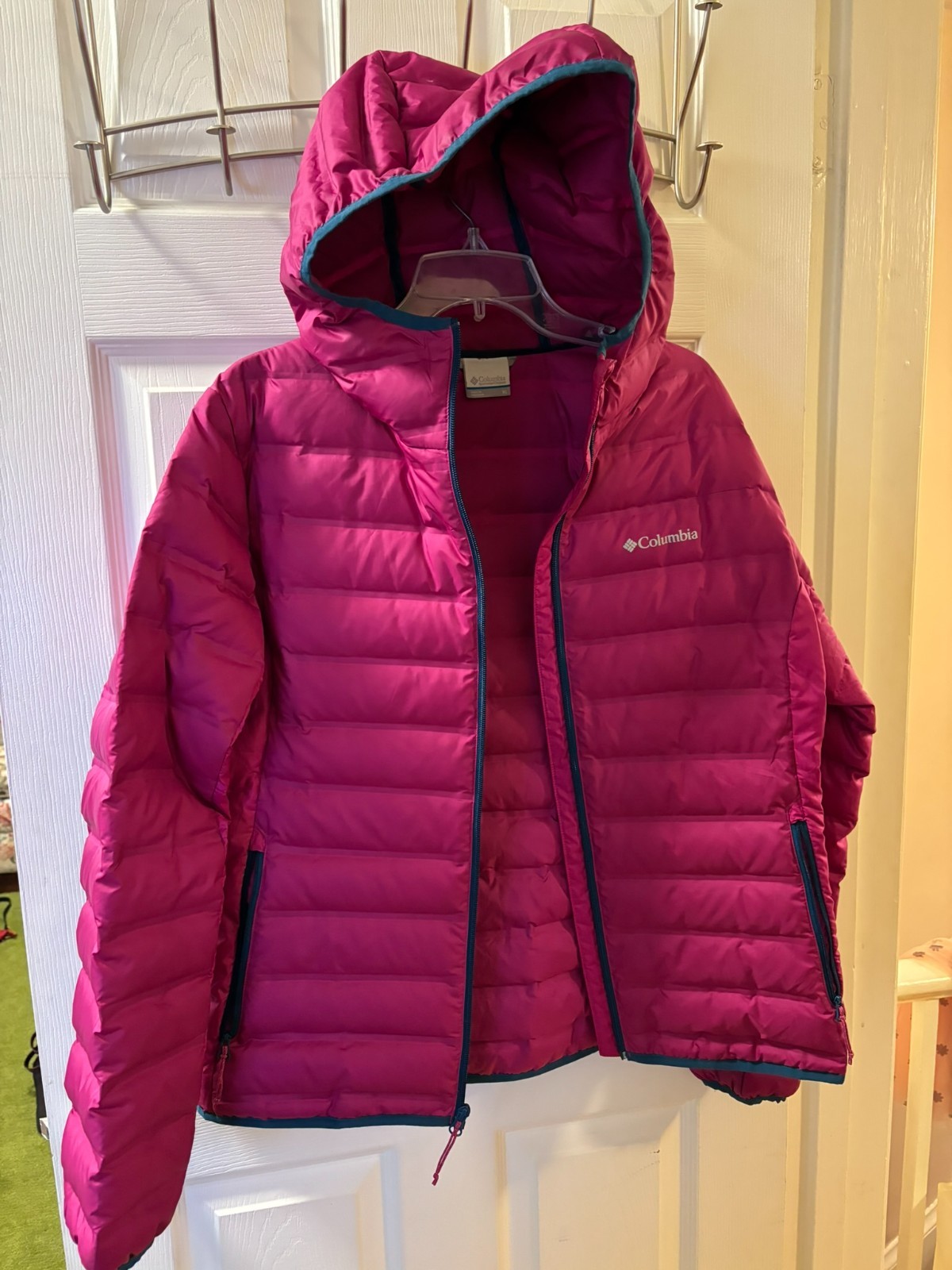 COLUMBIA WOMEN’S MAGENTA FUCHSIA PINK DOWN FILLED HOODED PUFFER JACKET SIZE XL
