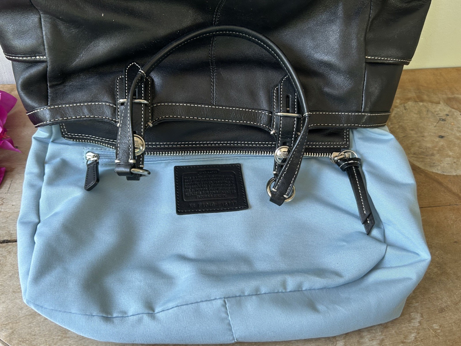 Coach gallery East west Black s atchel Bag Zip Closure. Coach F15147 *Read‼️