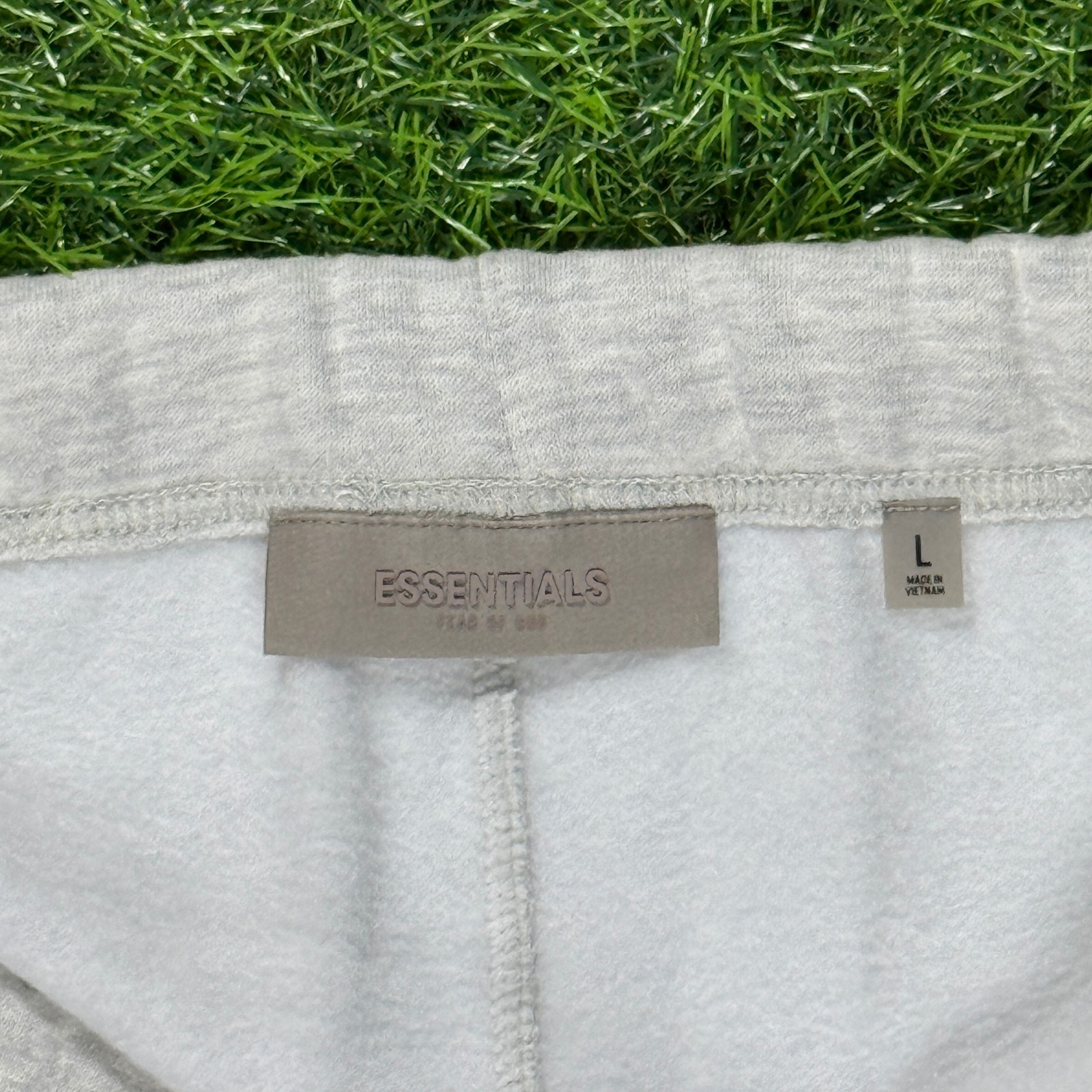 Fear of God Essentials Sweatpants Relaxed SS22 Light Oatmeal – Authentic (XS-XL)