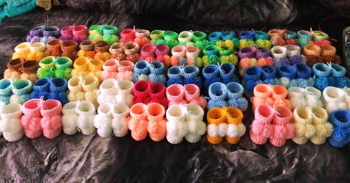 4 Pairs Handmade Baby Booties Crochet Pom Pom Newborn Shoes Gift Set 0-3M