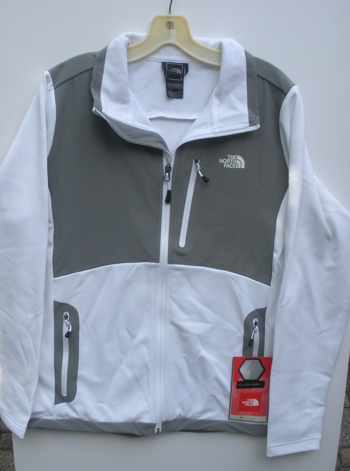 The North Face Womens RDT Momentum Jacket- A4AY- M – TNF White -FlashDry- NWT