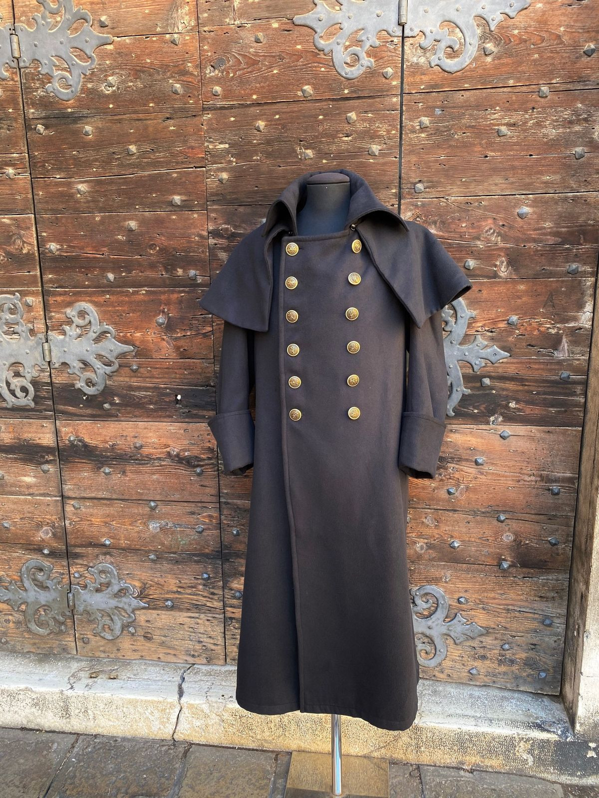 Vintage Men’s Overcoat with Cape Double Breasted Outdoor Warm Casual Long Coat