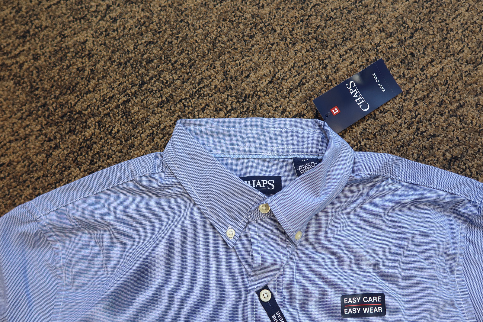 New Chaps Easy Care Men’s Short Sleeve Button Down Shirt – LARGE – Blue