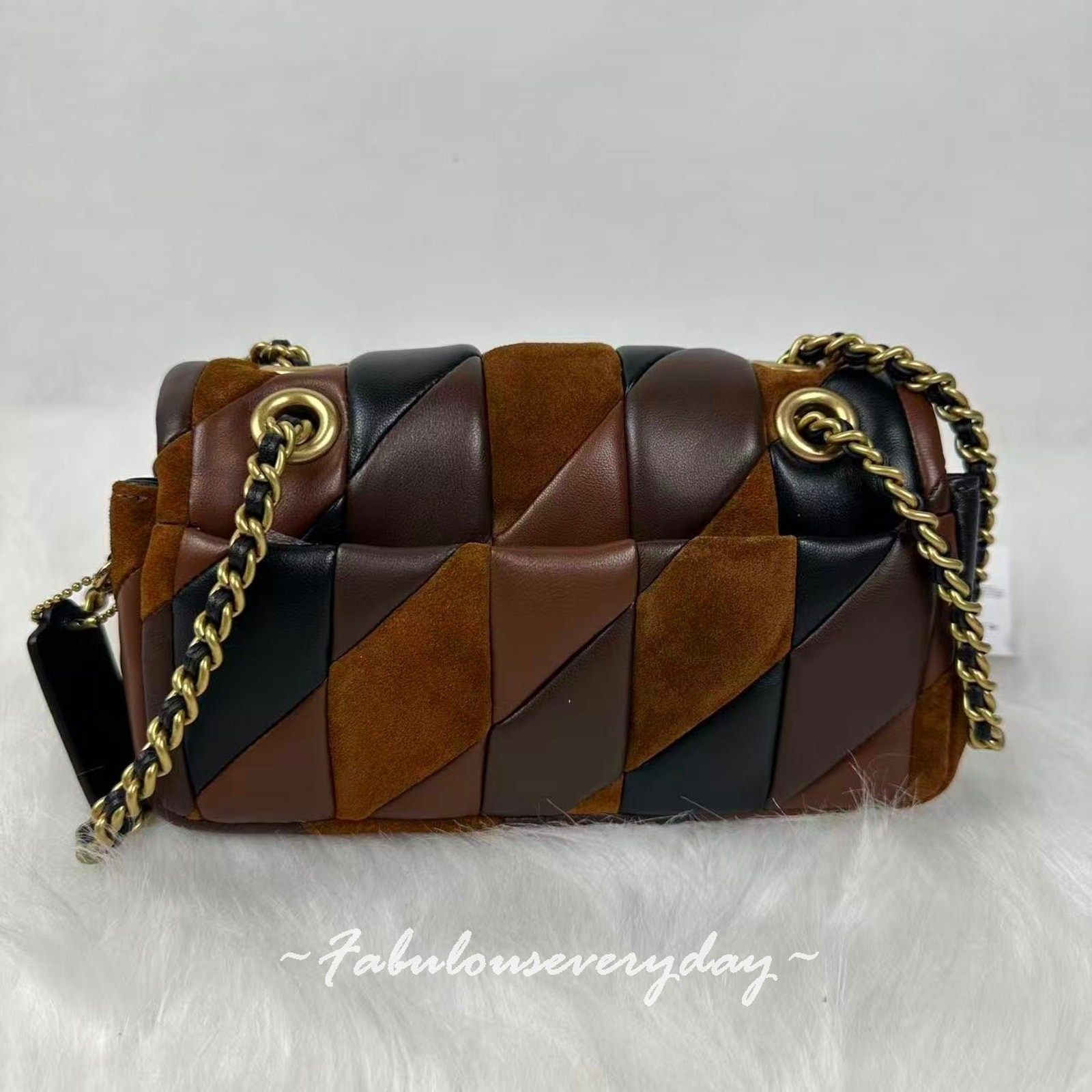 Coach Tabby Shoulder Bag 20 With Patchwork Quilting In Leather/Brass/Maple CBG88