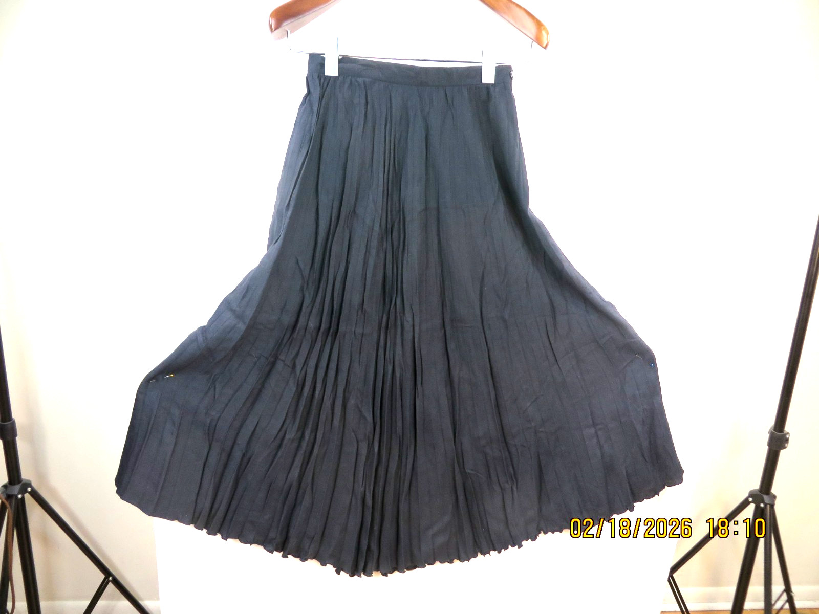 TWEEDS SZ 10 Rayon/Wool Charcoal Crinkled-Crushed Woven Fabric Wide Long Skirt