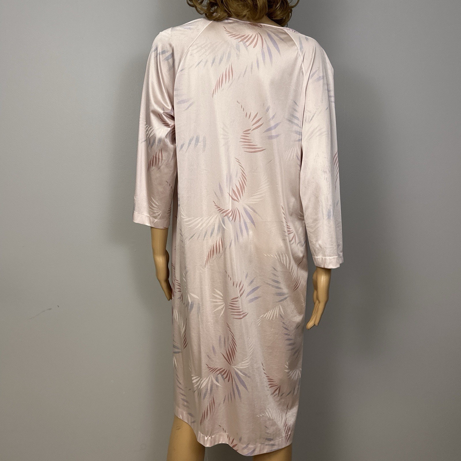 Vintage Vanity Fair Nightgown 34 Pink Antron III Nylon Satin Robe Lace Button