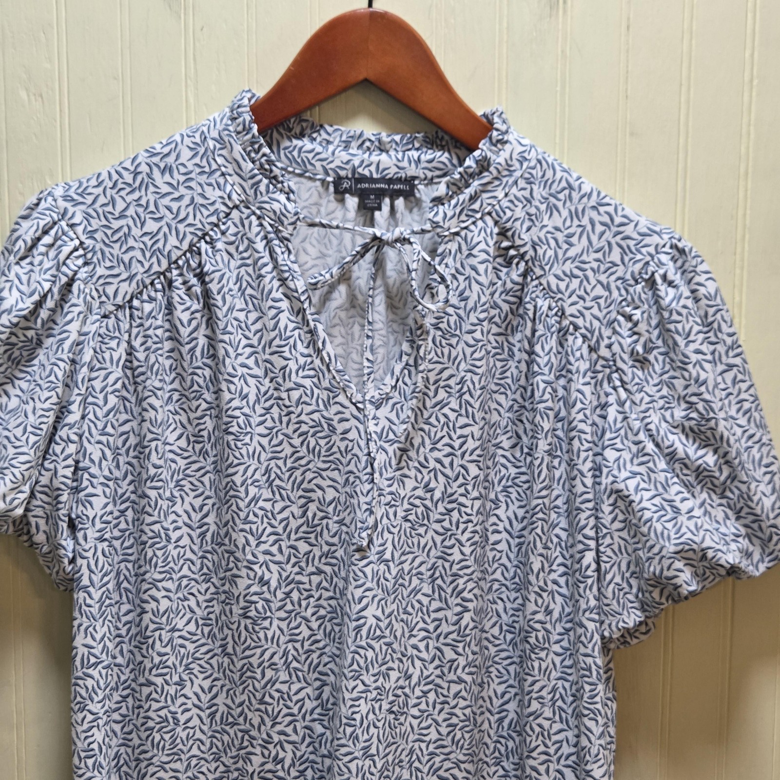 Adrianna Papell Blouse Womens Medium Blue Floral Ruffle V Neck Puff Sleeve Top