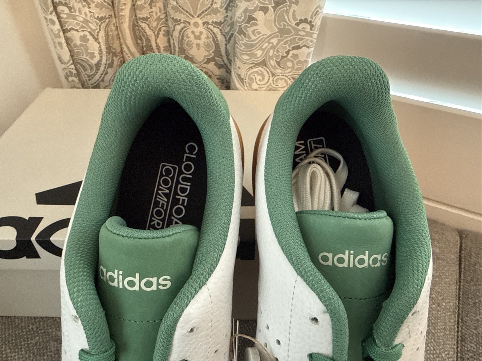 Size 11 Men’s Adidas Advantage 2.0 White Preloved Green Gum Sneakers IG9172